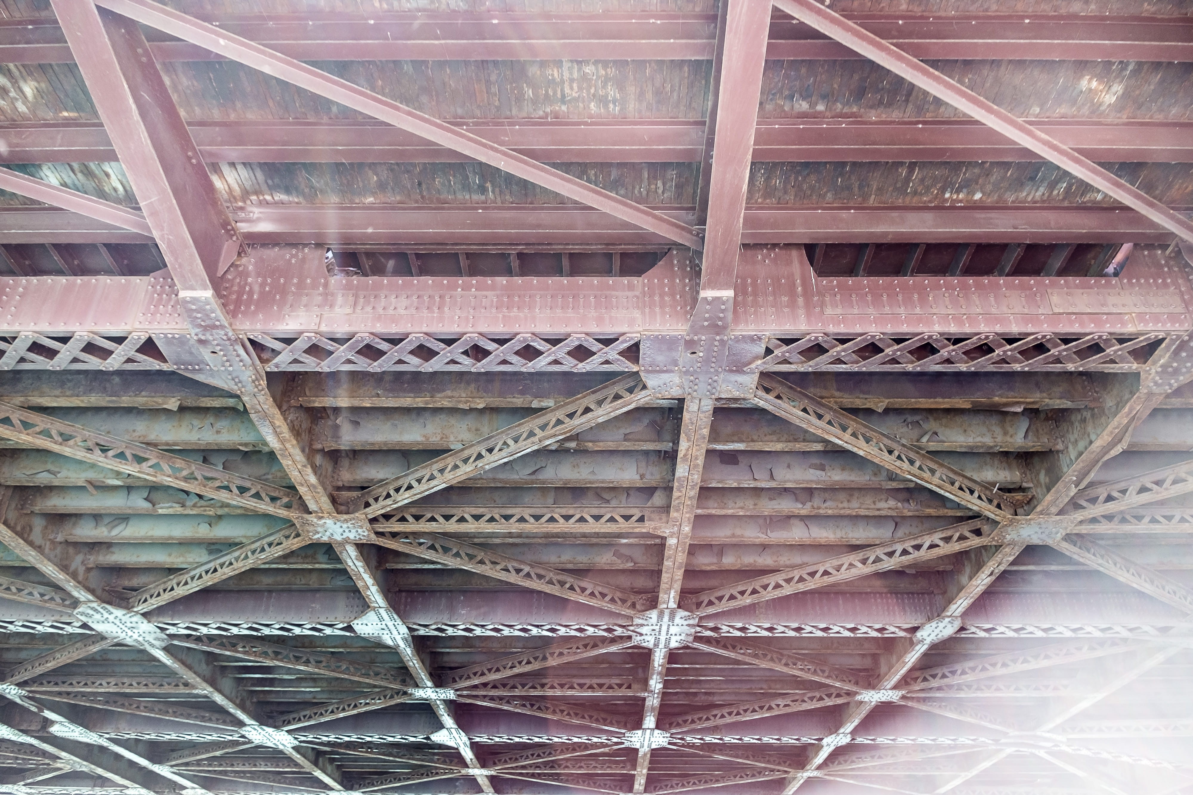 plate, geometric shape, below, white, ceiling, black, bridges, perspective, shape, construction, connection, girder, modern, outdoors, design, building, HD Wallpaper