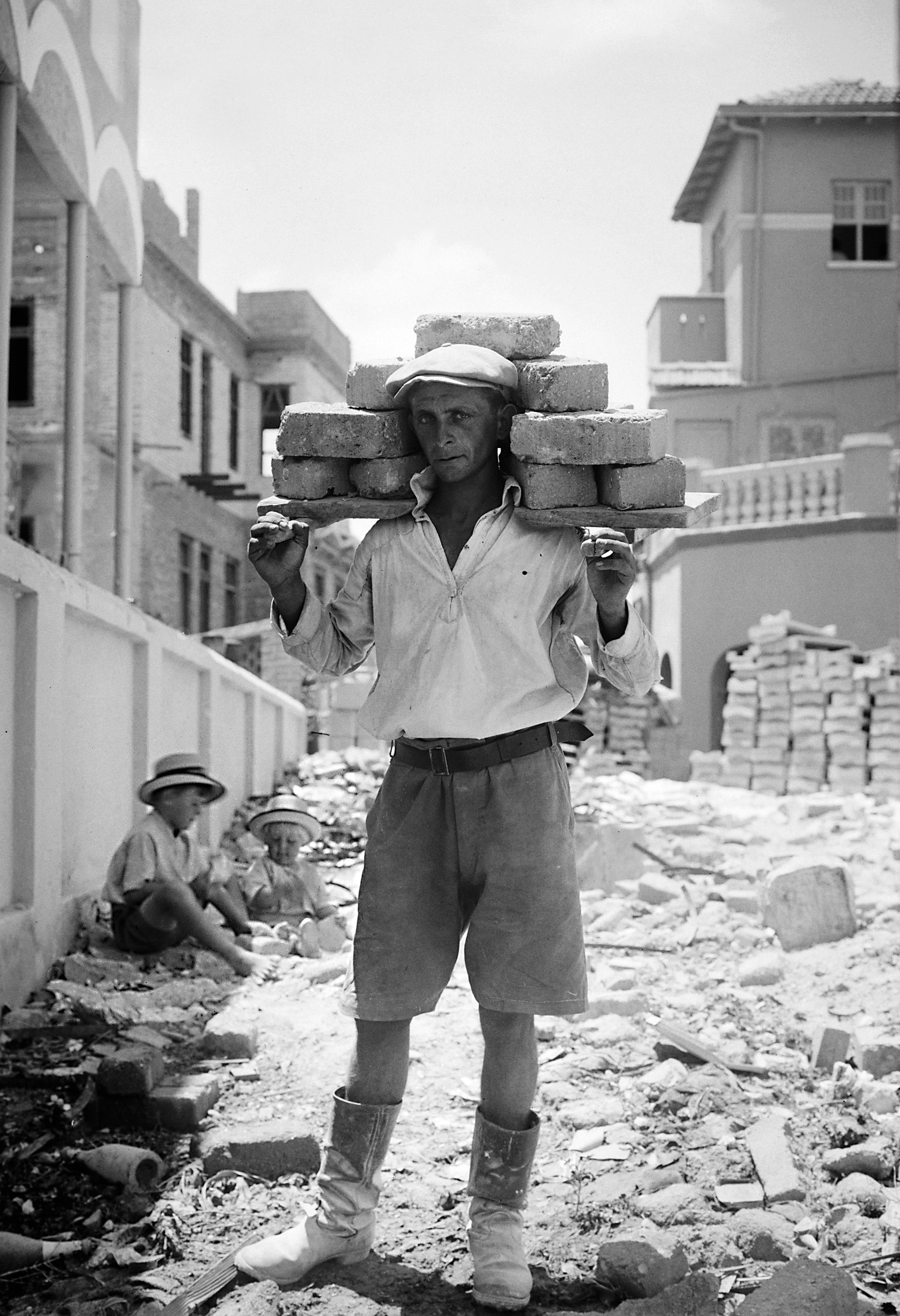 adult, adults only, black And White, Builder, lifestyles, hat, building exterior, vintage, photos, Tel Aviv, building, real people, architecture, people, Phone HD Wallpaper