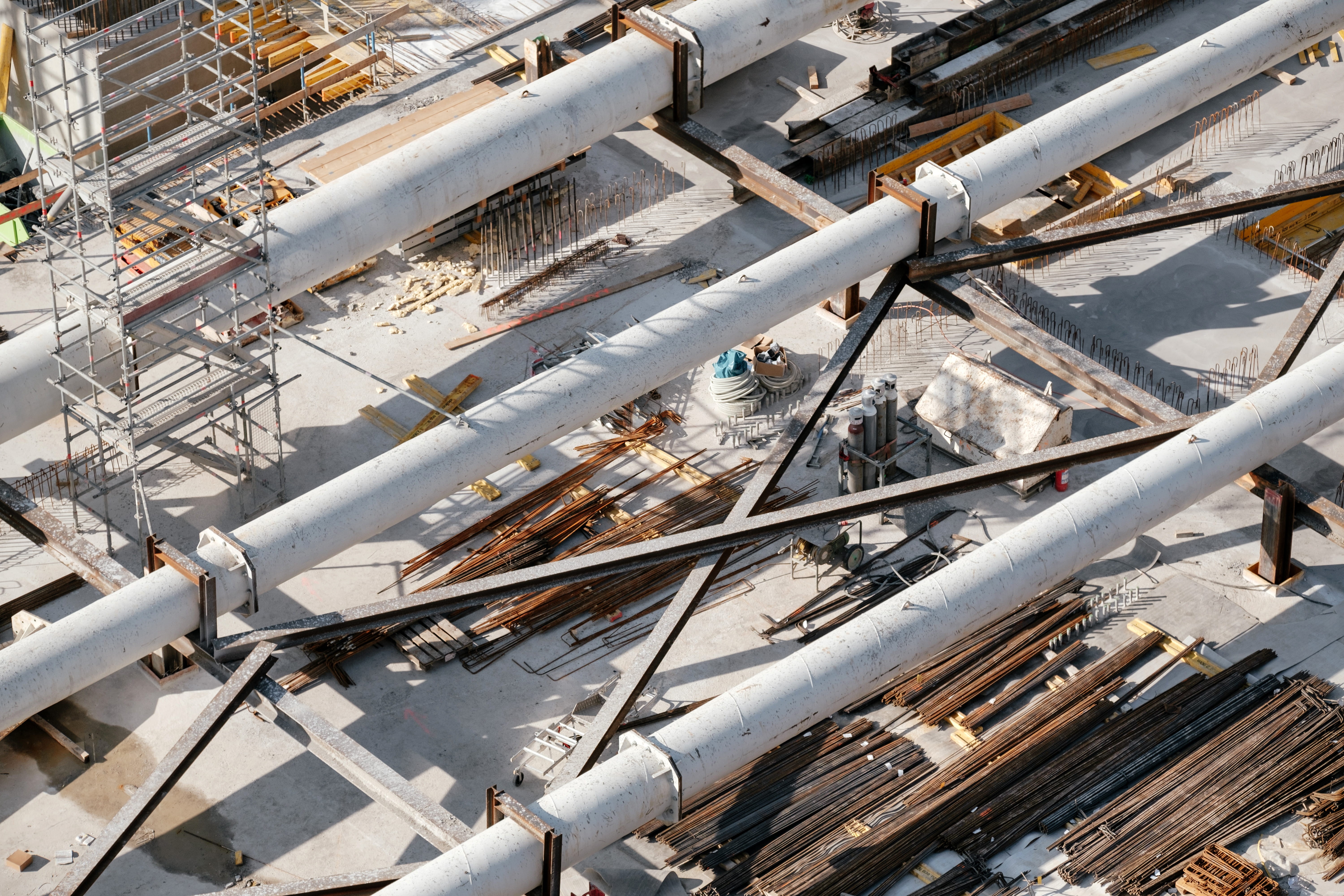 industrial, building, engineering, pipes, industry, equipment, outdoors, rusty, aerial, metal industry, daytime, nature, steel, fuel and power generation, HD Wallpaper