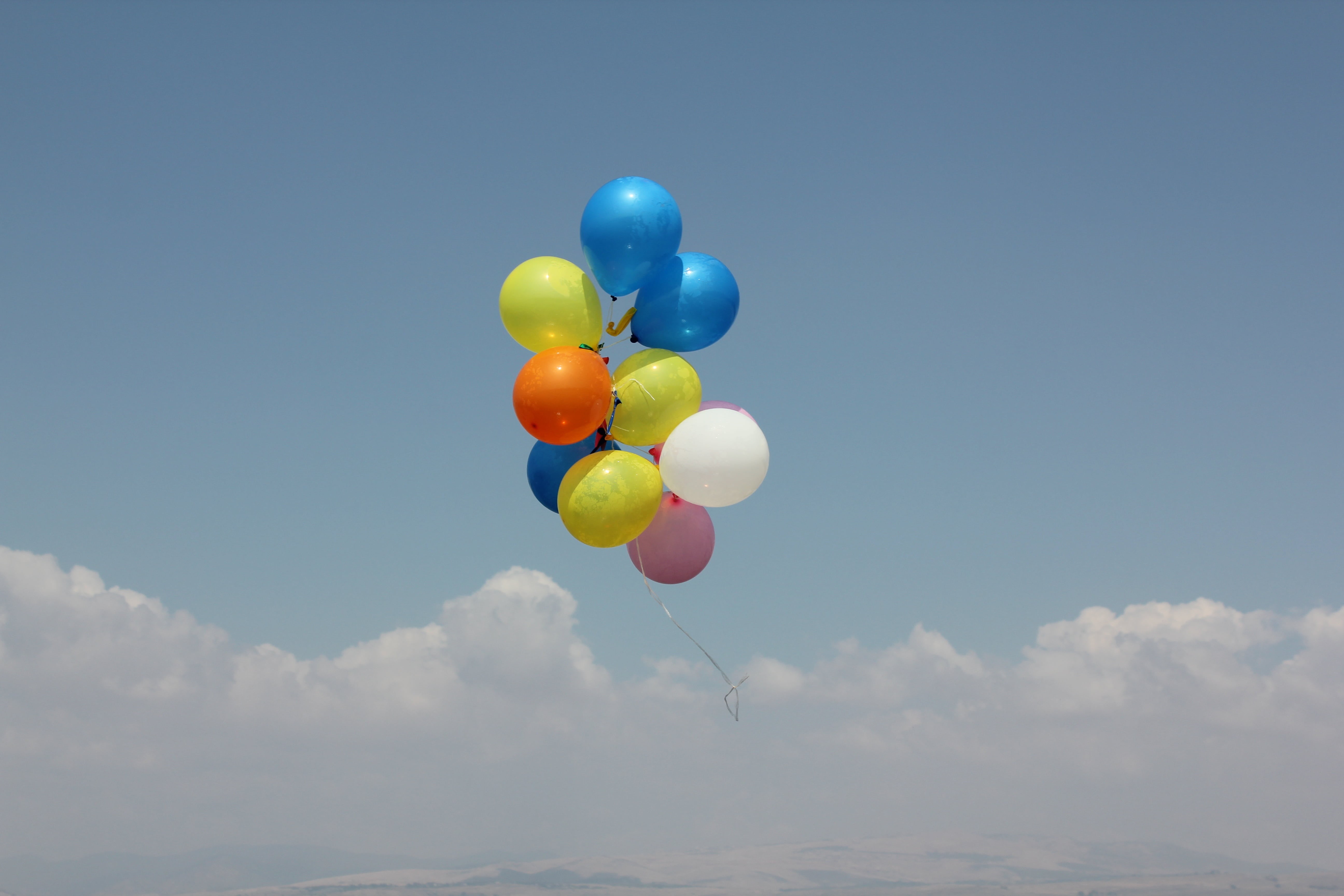 sun, seascape, natural, lightweight, ocean, sky, cloud, nature, scenic, sunny, helium balloon, tropic, mid-air, tropical, no people, color, sunlight, freedom, HD Wallpaper