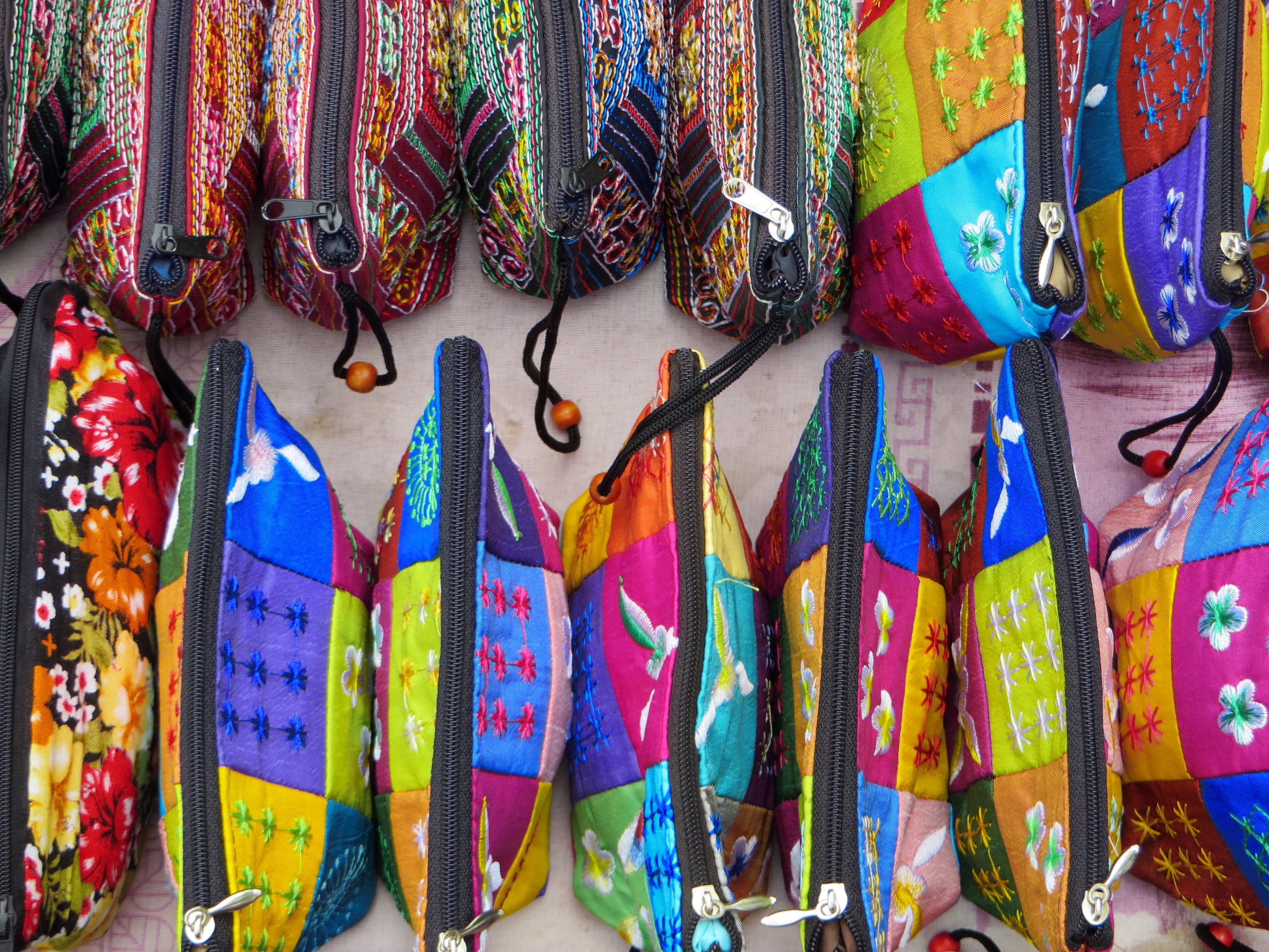 day, no people, crafts, green, sale, color, art and craft, street market, consumerism, hanging, blue, multi colored, store, cultures, variation, kits, side by side, HD Wallpaper