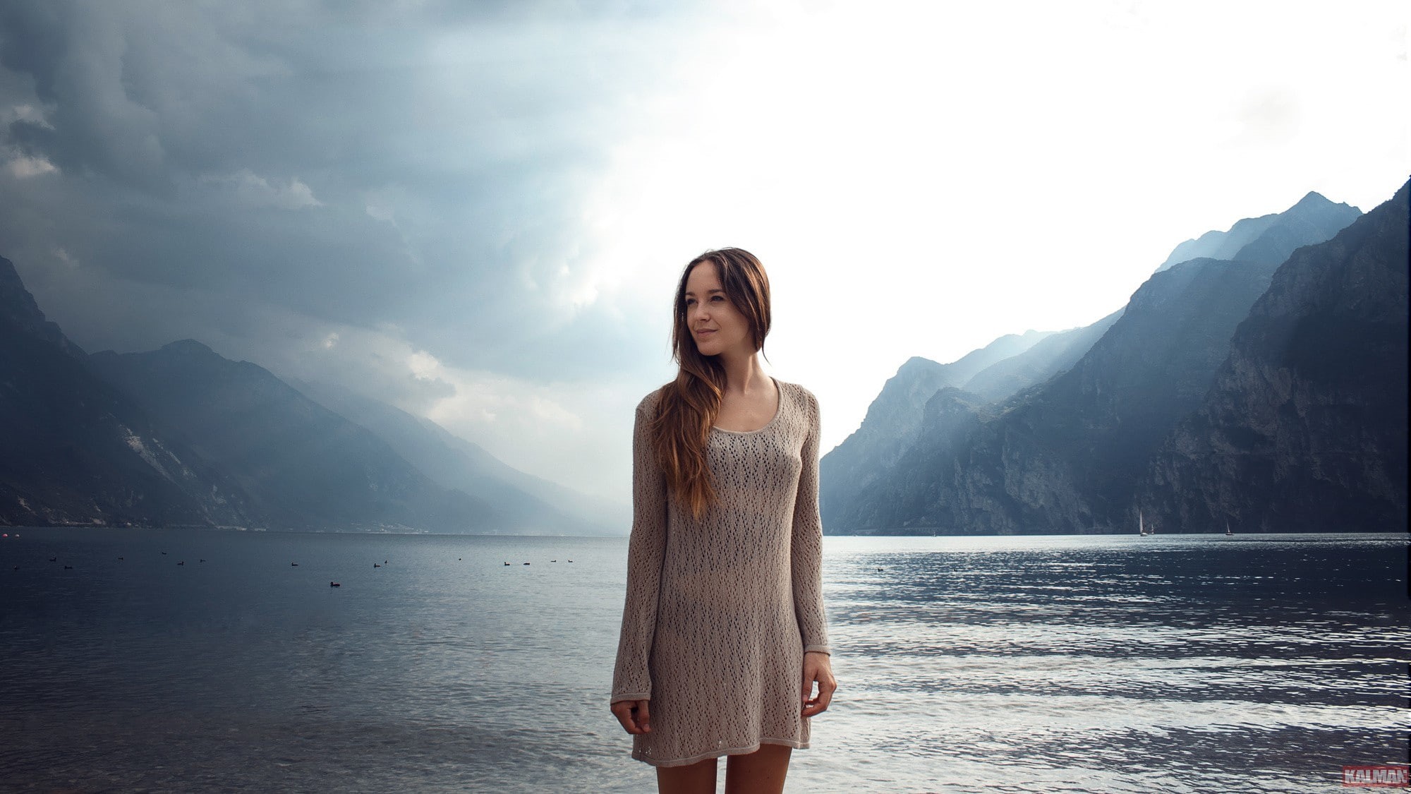 hairstyle, young women, standing, Victor Kalman, beautiful woman, one person, women, front view, mountain range, young adult, portrait, leisure activity, HD Wallpaper