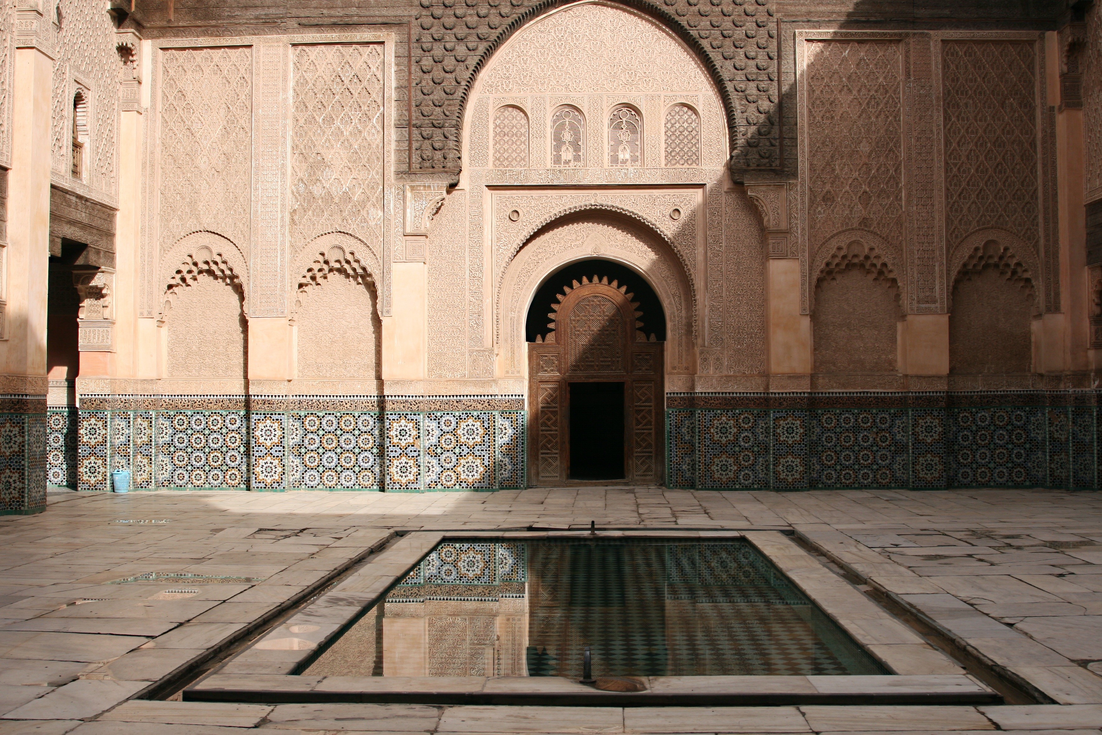 entrance, pond, gray, concrete, courtyard, point of interest, day, building, spirituality, the past, history, architectural column, koran school, arch, HD Wallpaper