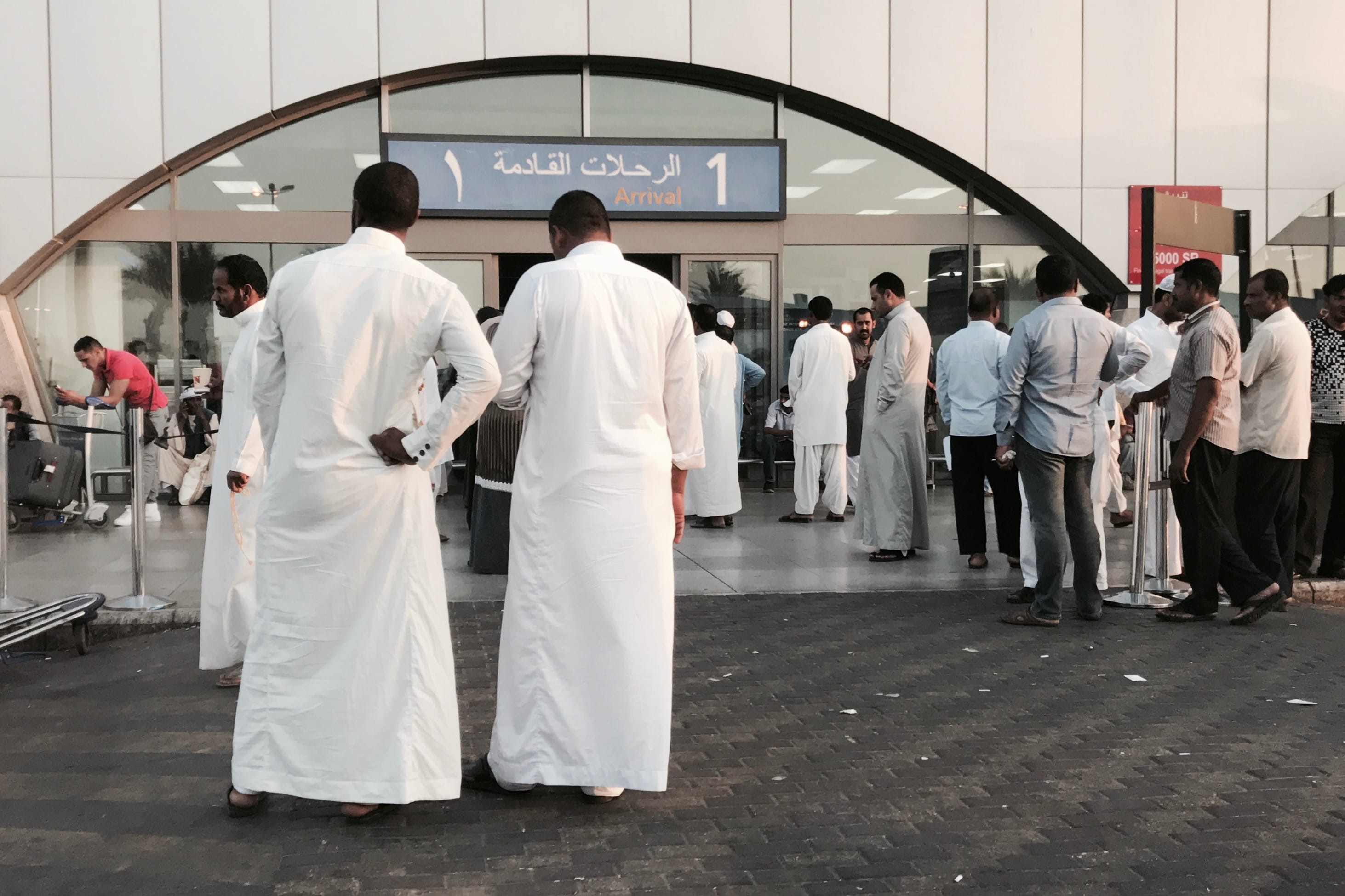 white color, architecture, walking, middle east, makkah region, outdoors, clothing, standing, lifestyles, adult, men, built structure, large group of people, HD Wallpaper