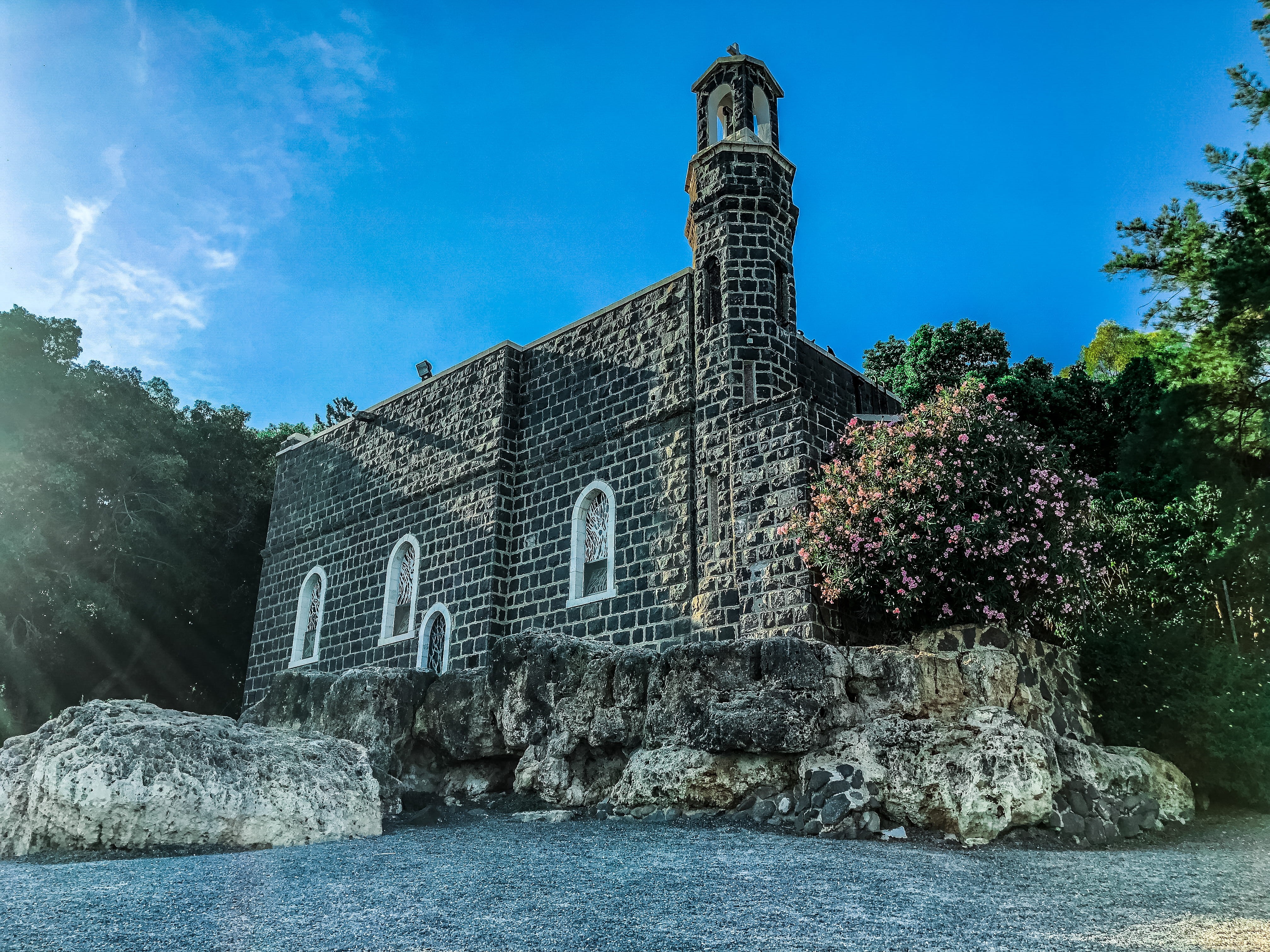 christian, the past, church, pilgrimage, no people, tree, history, mensa domini, sky, plant, low angle view, place of worship, day, stone church, solid, HD Wallpaper