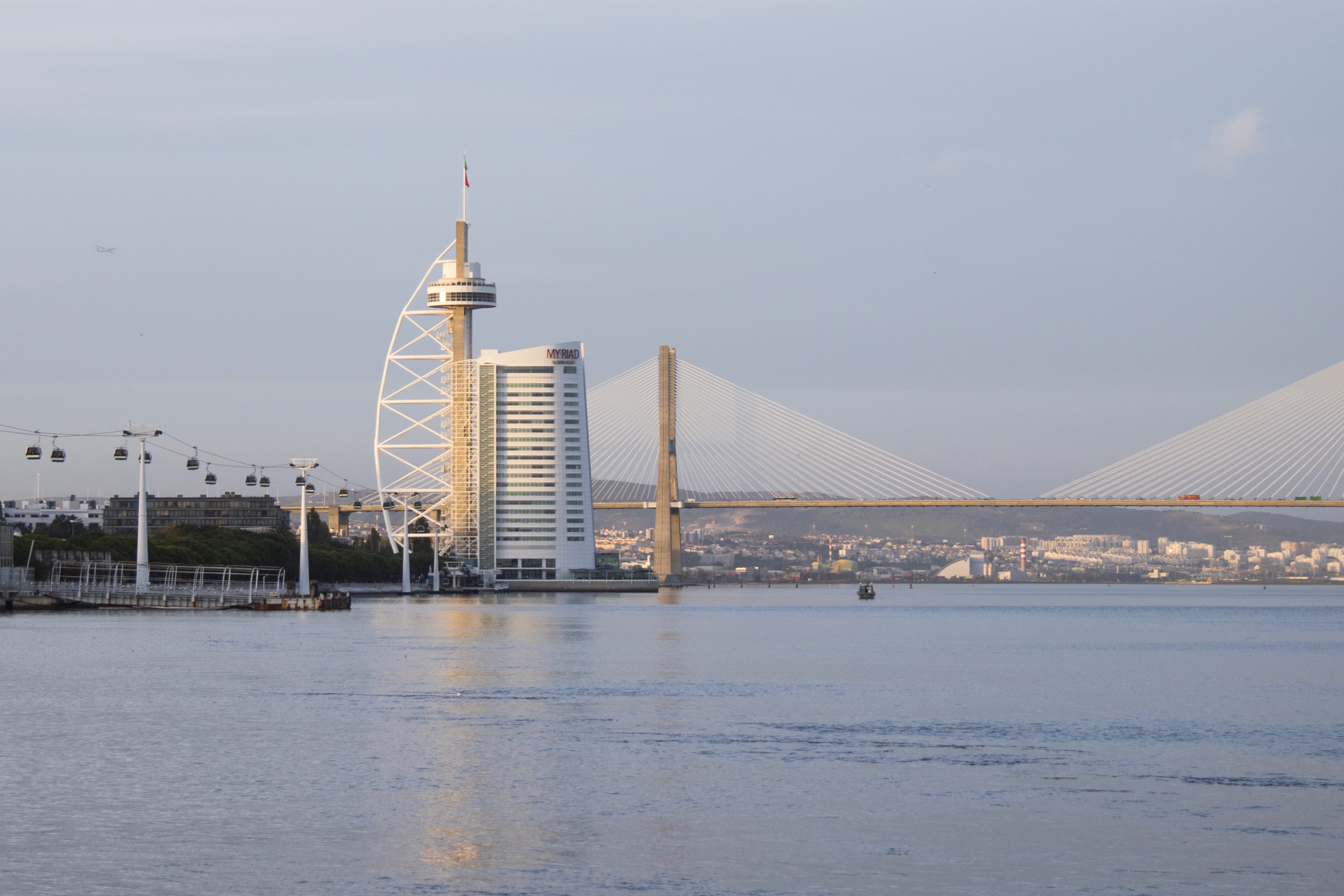 bridge - man made structure, water, office building exterior, no people, outdoors, travel destinations, travel, city, connection, waterfront, sky, bridge, HD Wallpaper