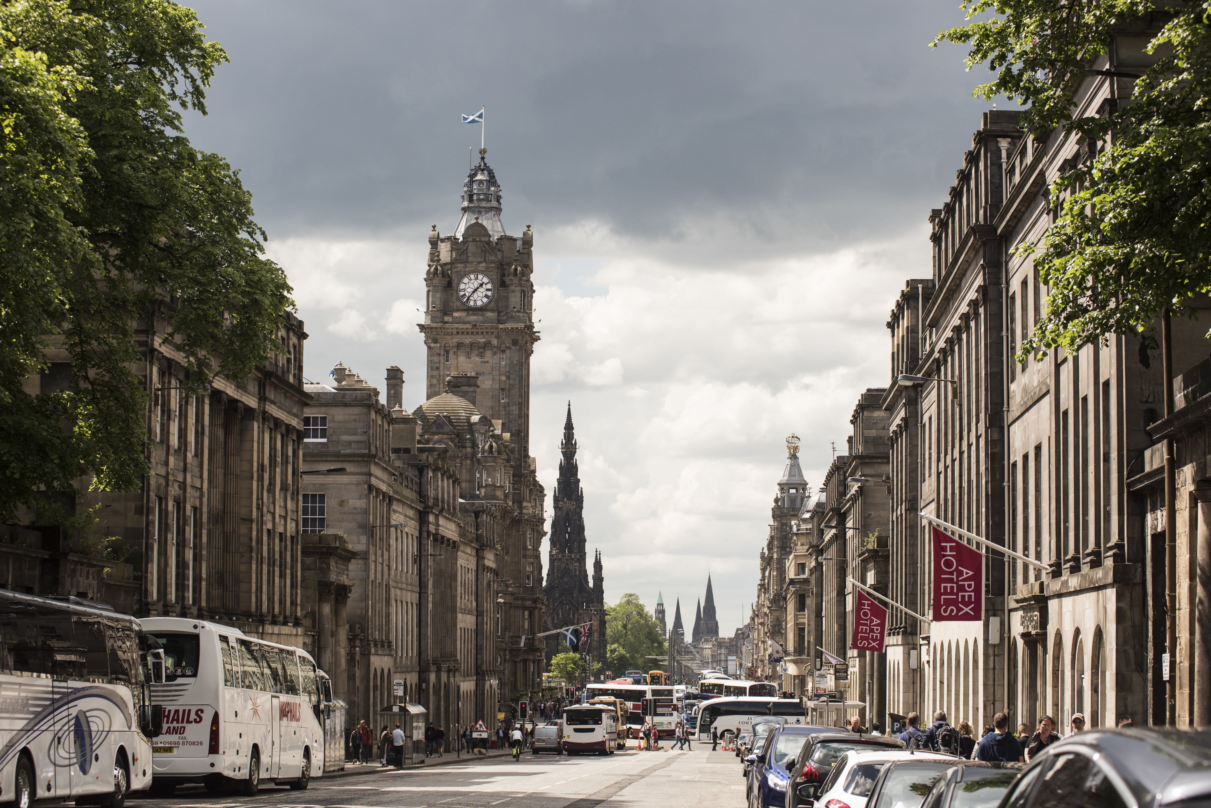 cit, destination, travel destinations, mode of transportation, scottish, architecture, incidental people, transportation, scotland, outdoors, land vehicle, HD Wallpaper