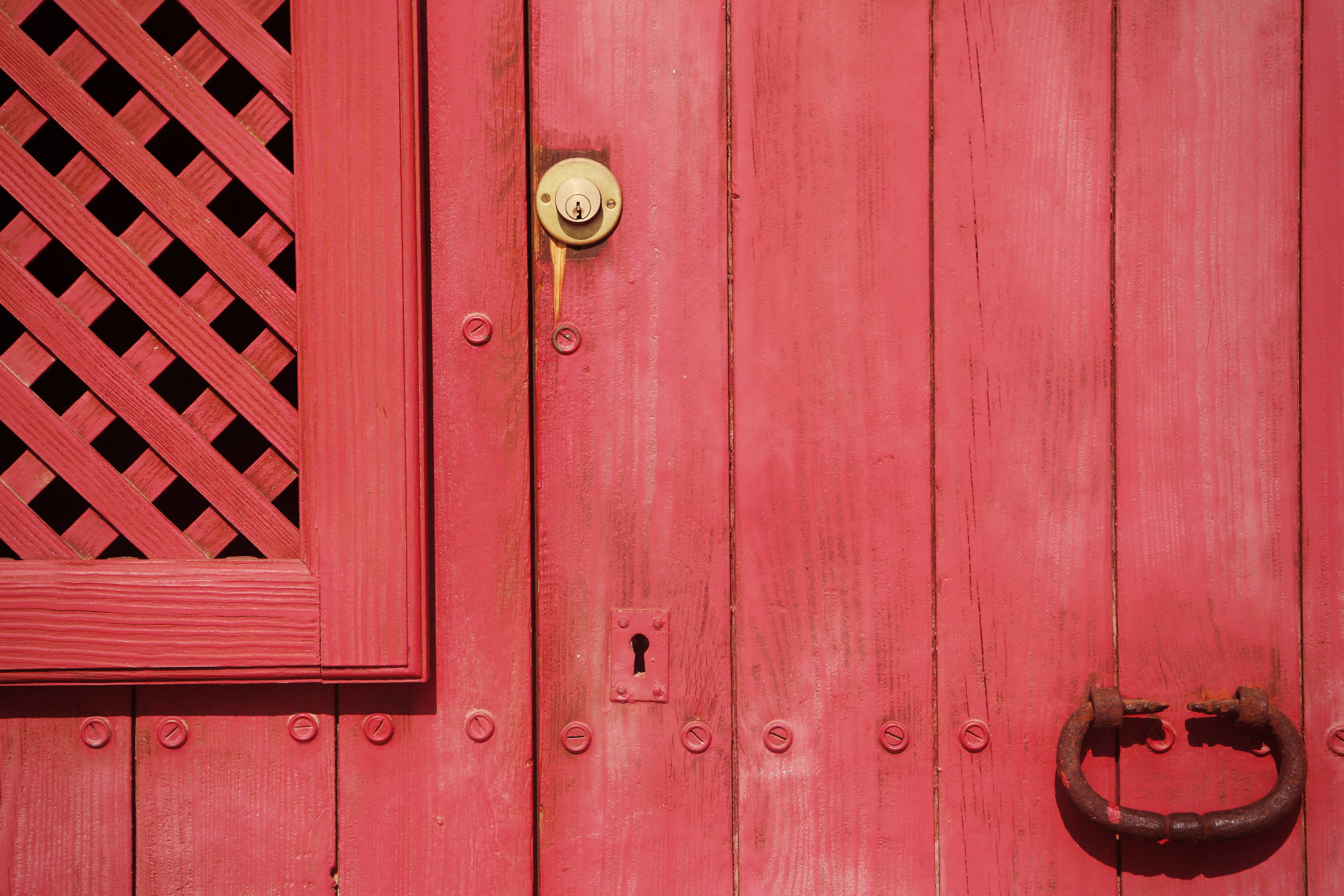wood, brown, rusty, security, safety, entrance, day, built structure, 5K, red, knocker, no people, pattern, full frame, wooden, lock, latch, outdoors, HD Wallpaper