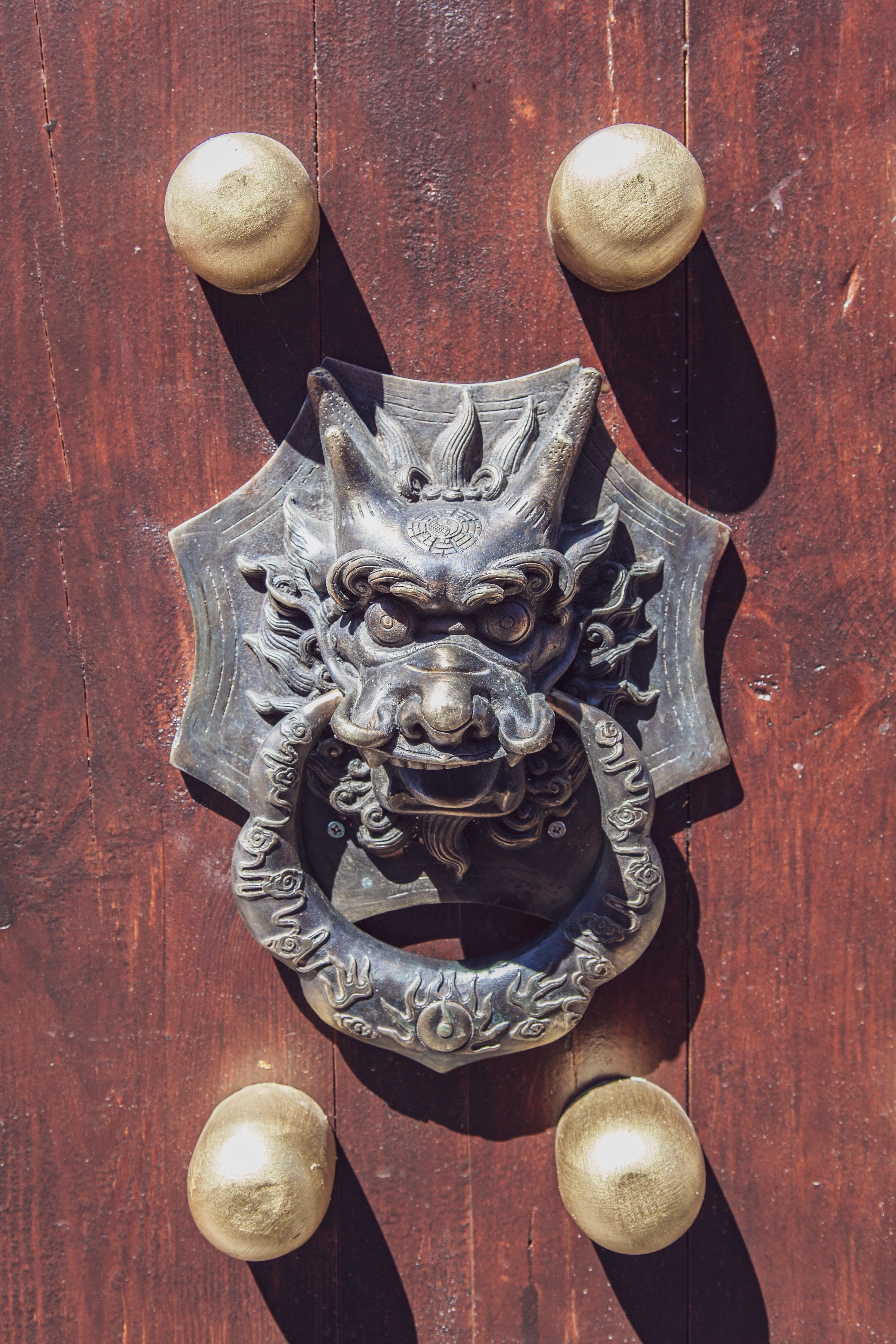 decoration, architecture, no people, ornate, metal, knob, wood, building, asian, craft, antique, chinese, day, close-up, dragon, doorknob, creativity, pattern, Phone HD Wallpaper