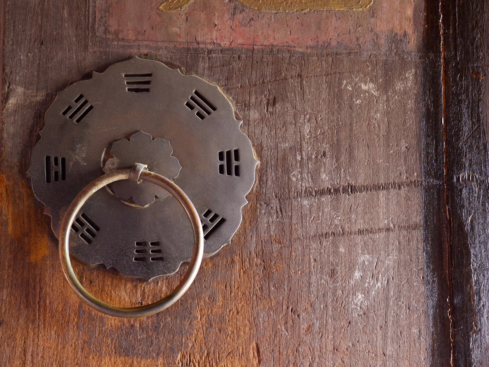 no People, retro Styled, circle, obsolete, lock, gray, door, damaged, wall - building feature, close-up, antique, communication, old, brown, dirty, steel, HD Wallpaper