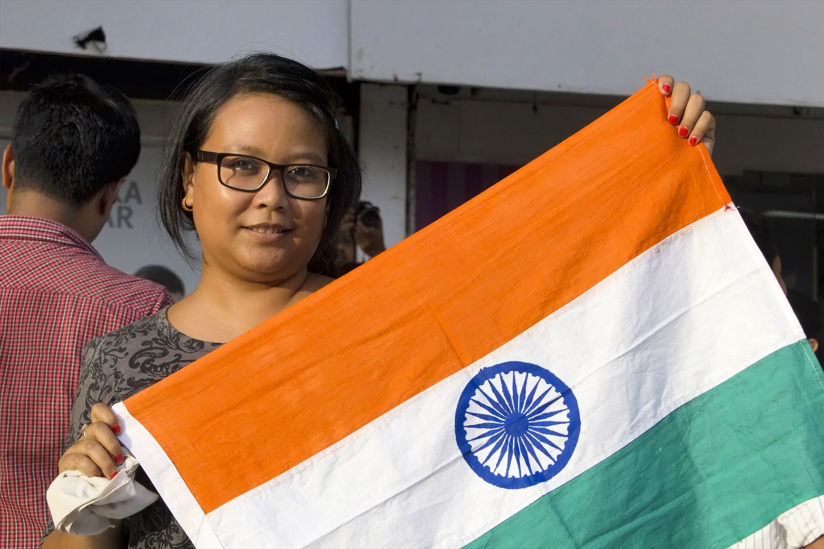 glasses, Independence, adults only, men, India, portrait, young adult, front view, clothing, standing, patriotism, republic, banner, young women, holding, HD Wallpaper