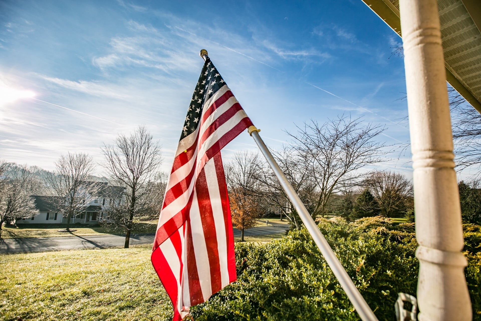 u, independence, tall, sky, american flag, architecture, outdoors, sunlight, 1080P, day, dom, no people, national, usa, cloud - sky, red, stars and stripes, HD Wallpaper