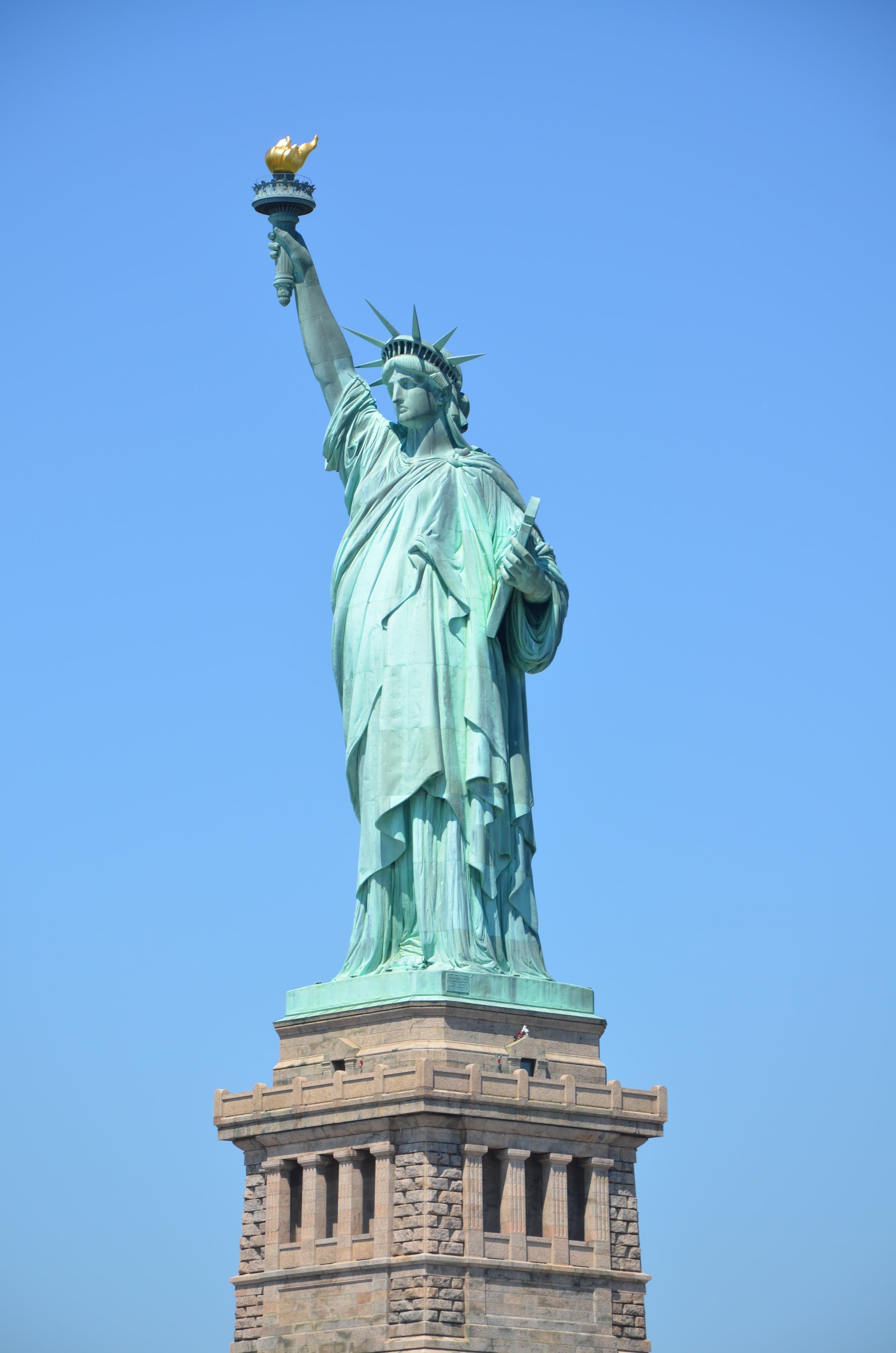 manhattan - New York City, liberty, manhattan, day, blue, uSA, clear sky, dom, 4K, tourism, metropolitan, female likeness, landmark, statue of Liberty, Phone HD Wallpaper
