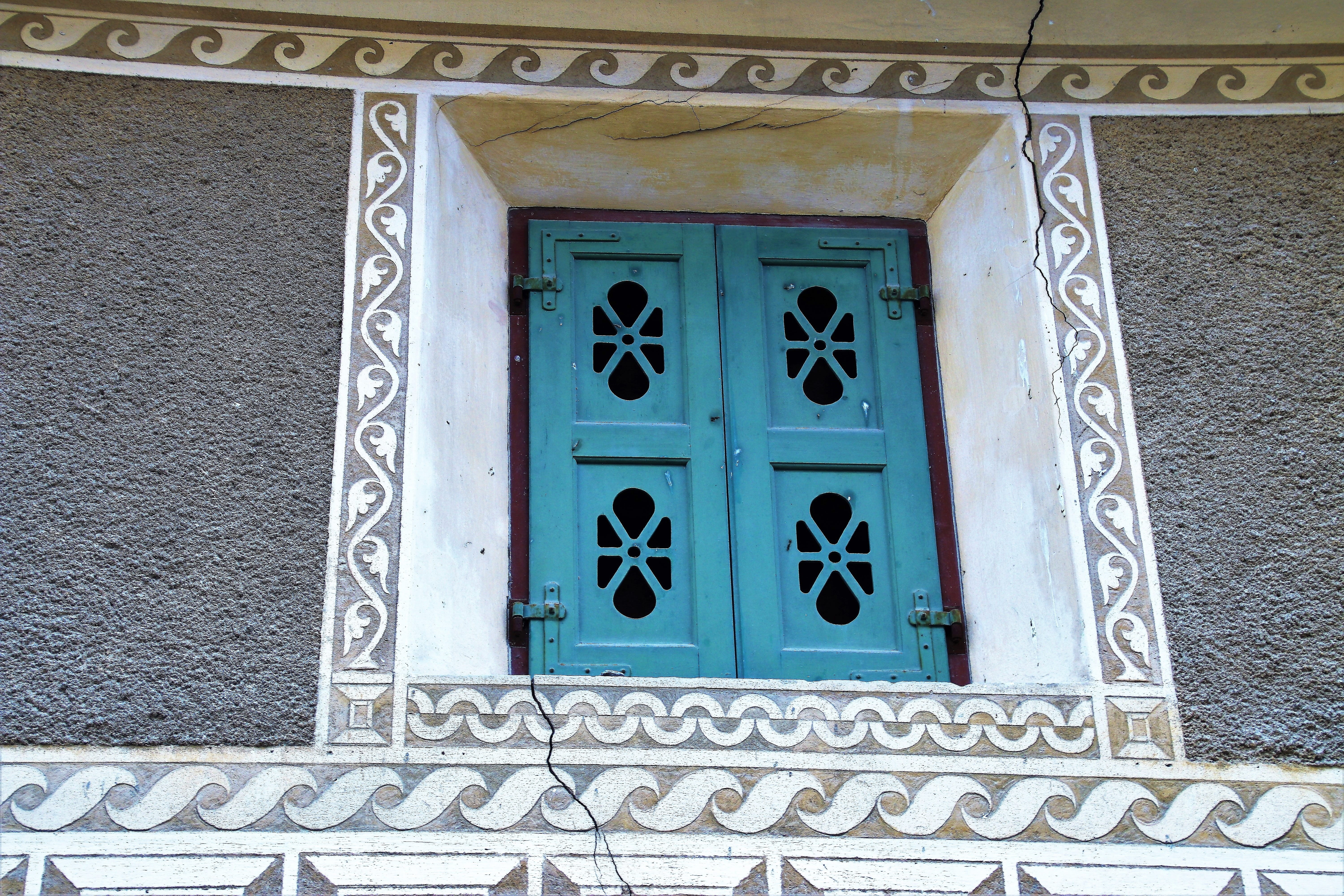 old houses, craft, old buildings, window, decorating, fresco, window sill, 5K, ornament, built structure, window decorations, metal, buildings, history, HD Wallpaper
