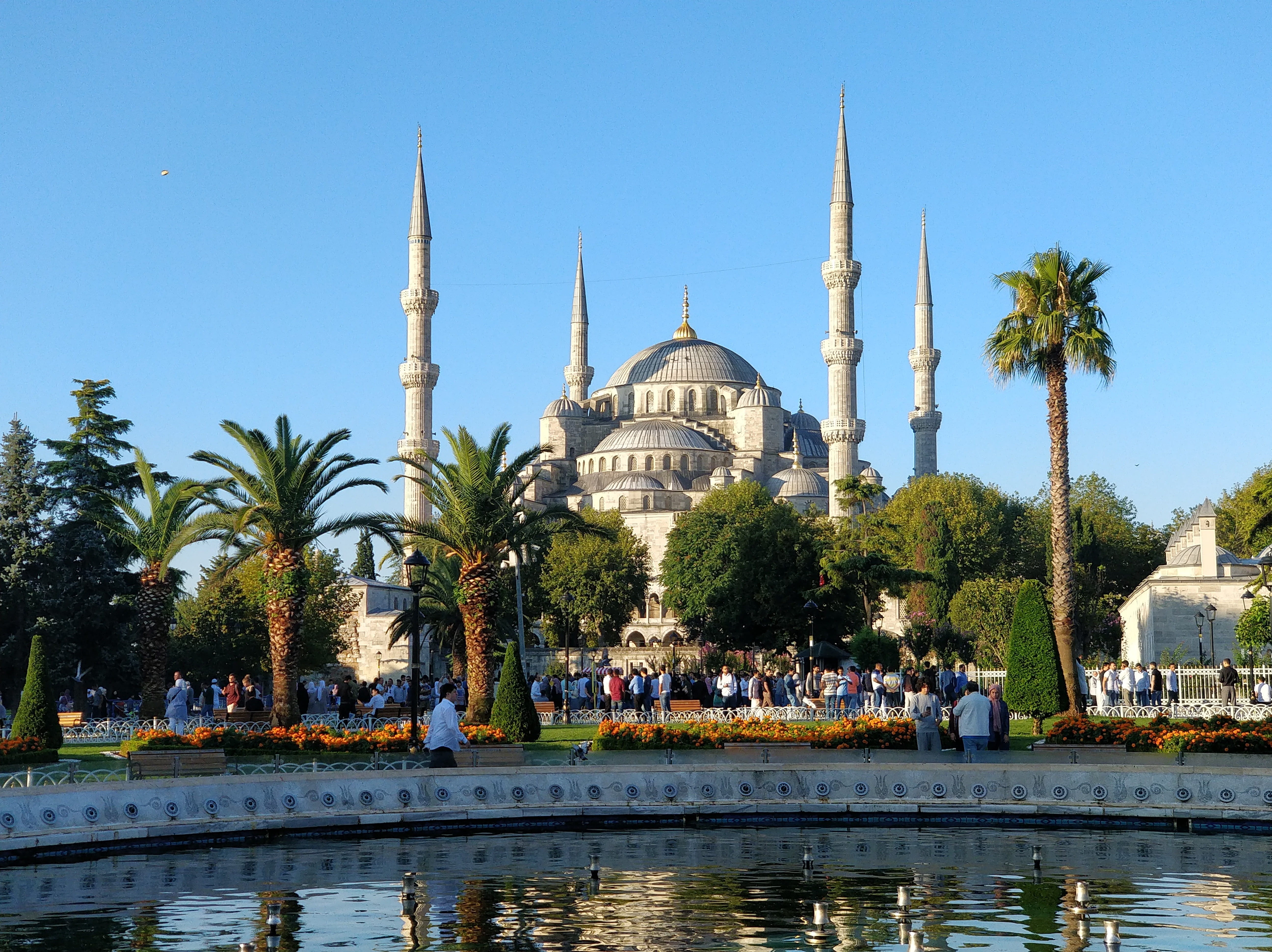 travel destinations, place of worship, group of people, sky, tree, 5K, built structure, water, eid, palm tree, architecture, belief, building exterior, HD Wallpaper