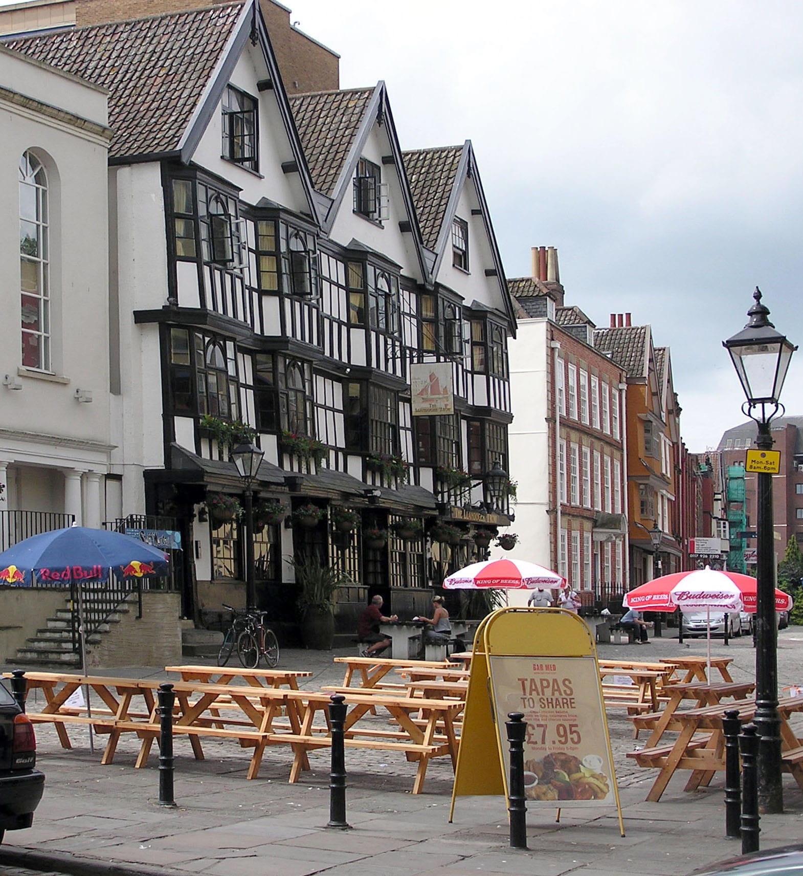Bristol, historic, sky, England, street, bar, editorial, table, Pub, photos, trow, real people, public domain, europe, protection, seat, outdoors, umbrella, Phone HD Wallpaper