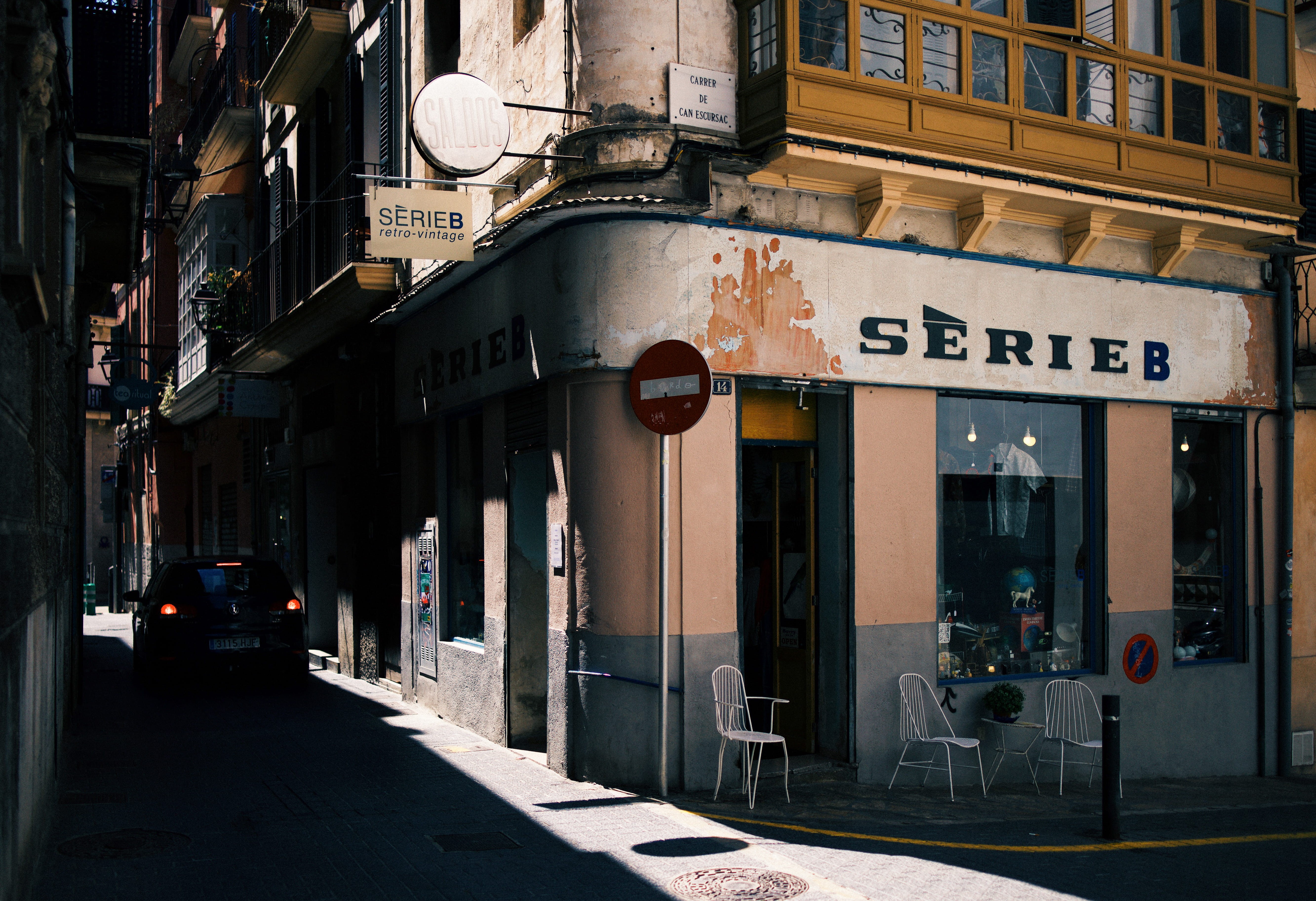 urban Scene, people, editorial, store, built Structure, city Life, uSA, architecture, cafe, facade, 5K, spain, trafficsign, travel Destinations, village, HD Wallpaper