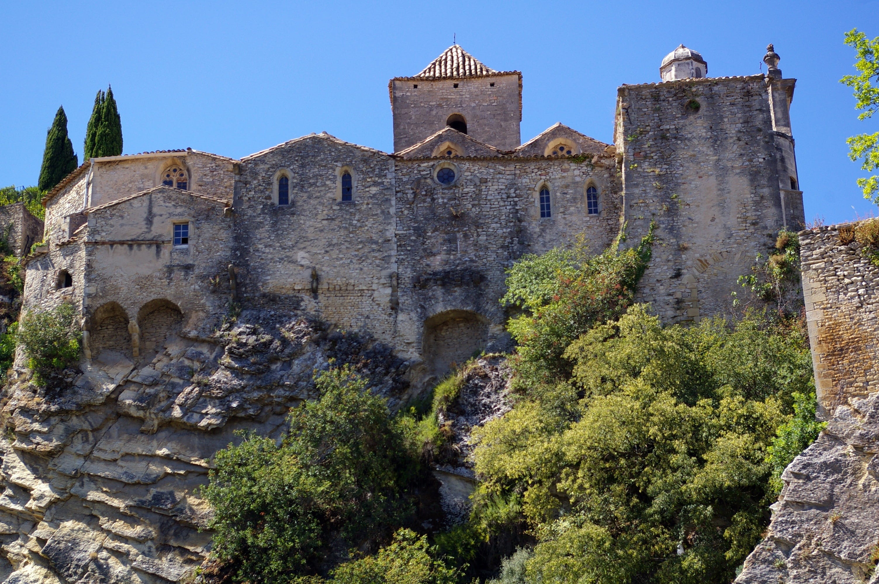 building exterior, tourism, antique, former, clear sky, Vaucluse, landmark, ancient architecture, heritage, worship, house, no people, Vaison-La-Romaine, HD Wallpaper