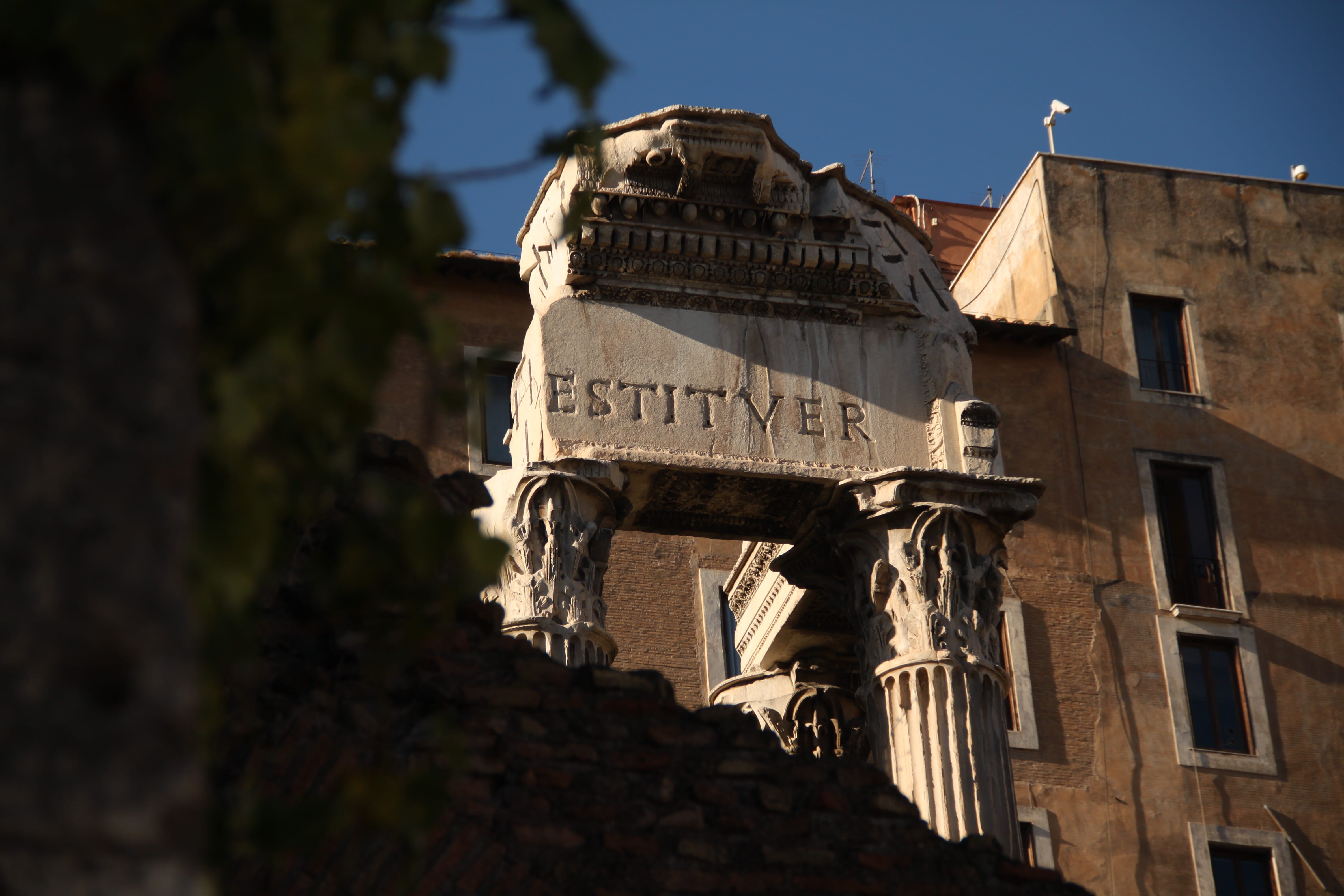 low angle view, built structure, belief, italy, place of worship, temple, roman forum, outdoors, travel, sky, the past, roman empire, history, city, roma, HD Wallpaper