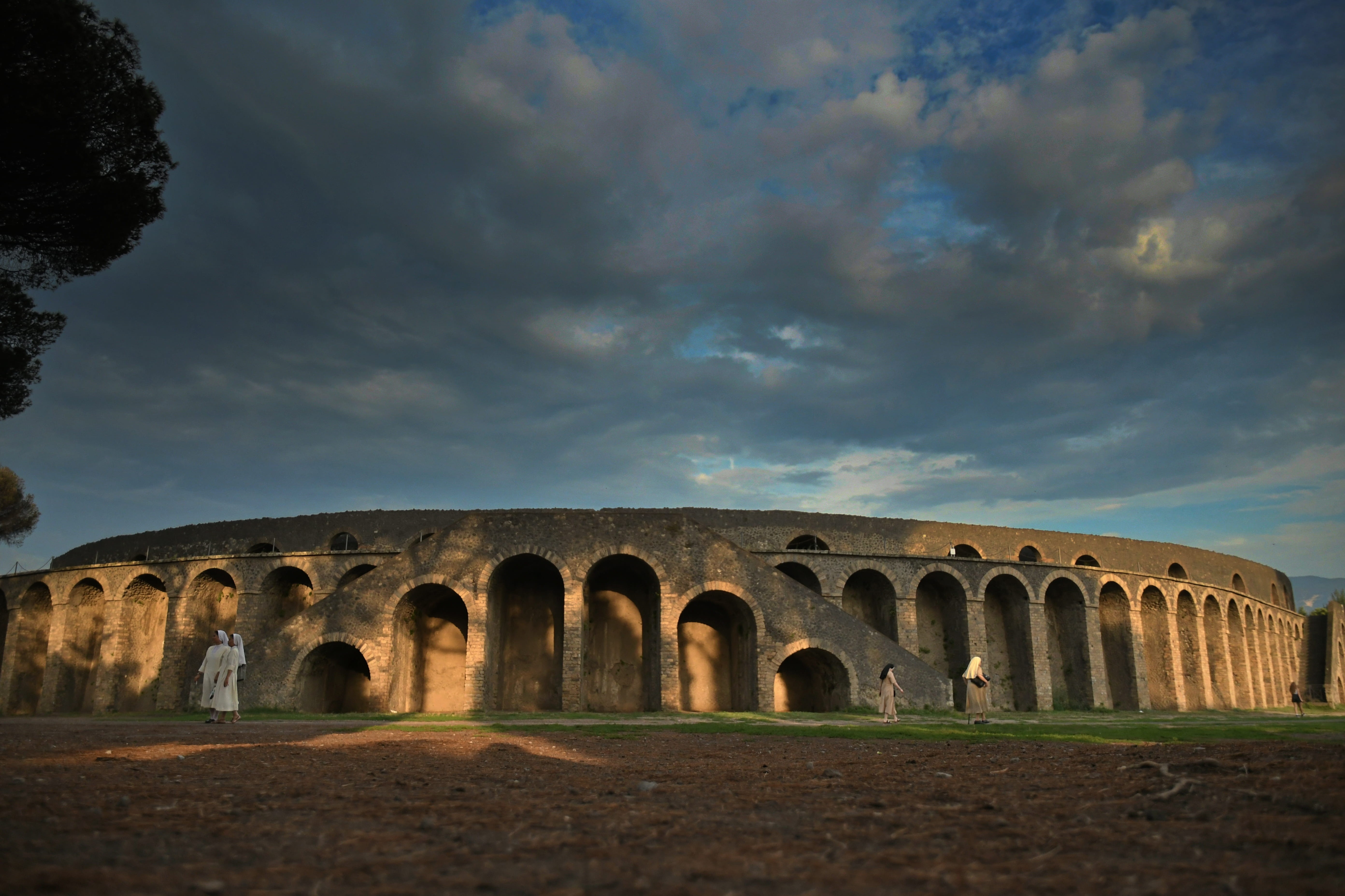 built structure, arched, rome, architecture, arch bridge, bridge, nuns, travel destinations, ancient civilization, history, nature, cloud - sky, ancient, HD Wallpaper