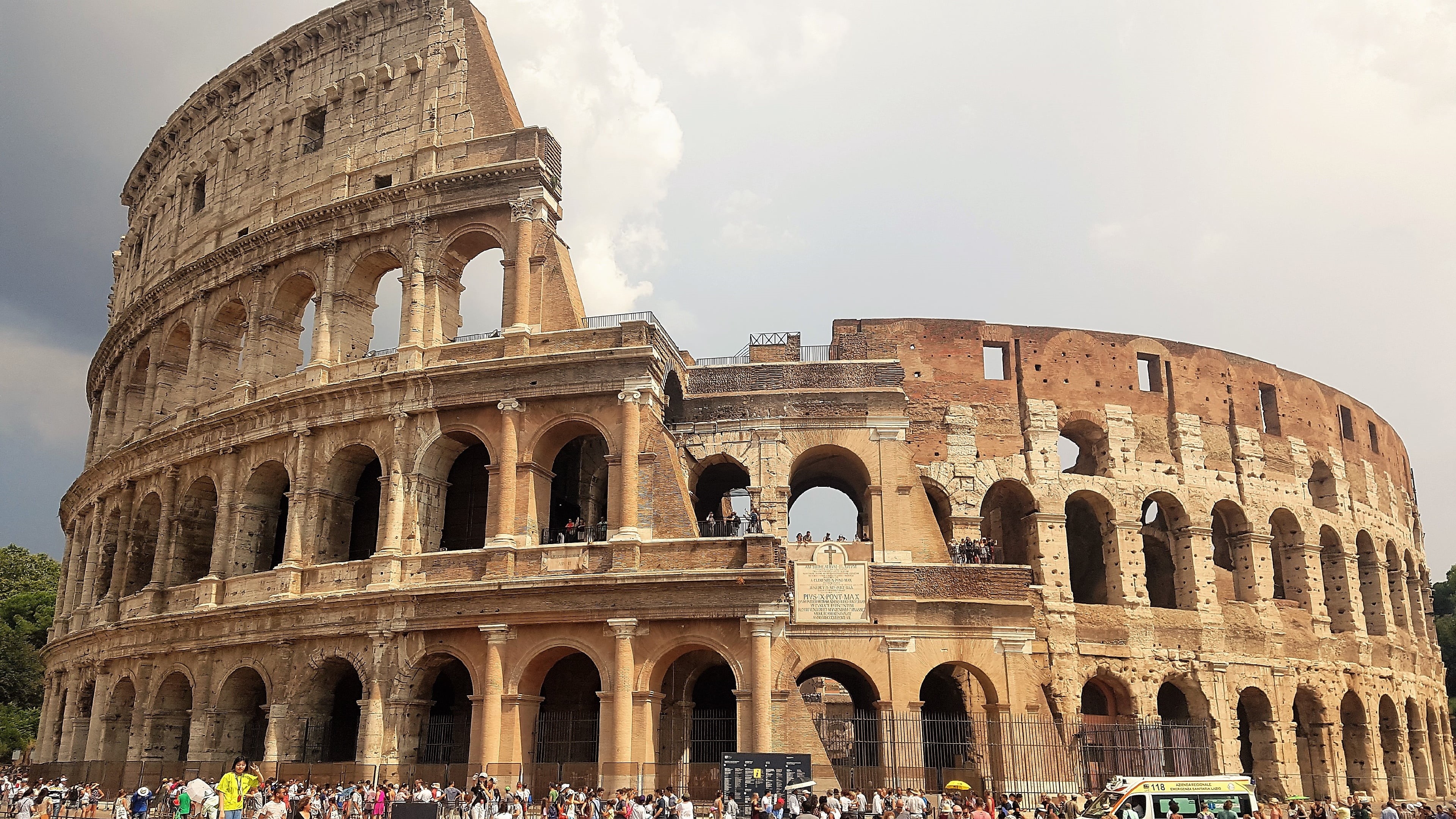amphitheatre, outdoors, incidental people, arts culture and entertainment, arched, italy, tourism, group of people, tourist attraction, old ruin, day, building exterior, HD Wallpaper