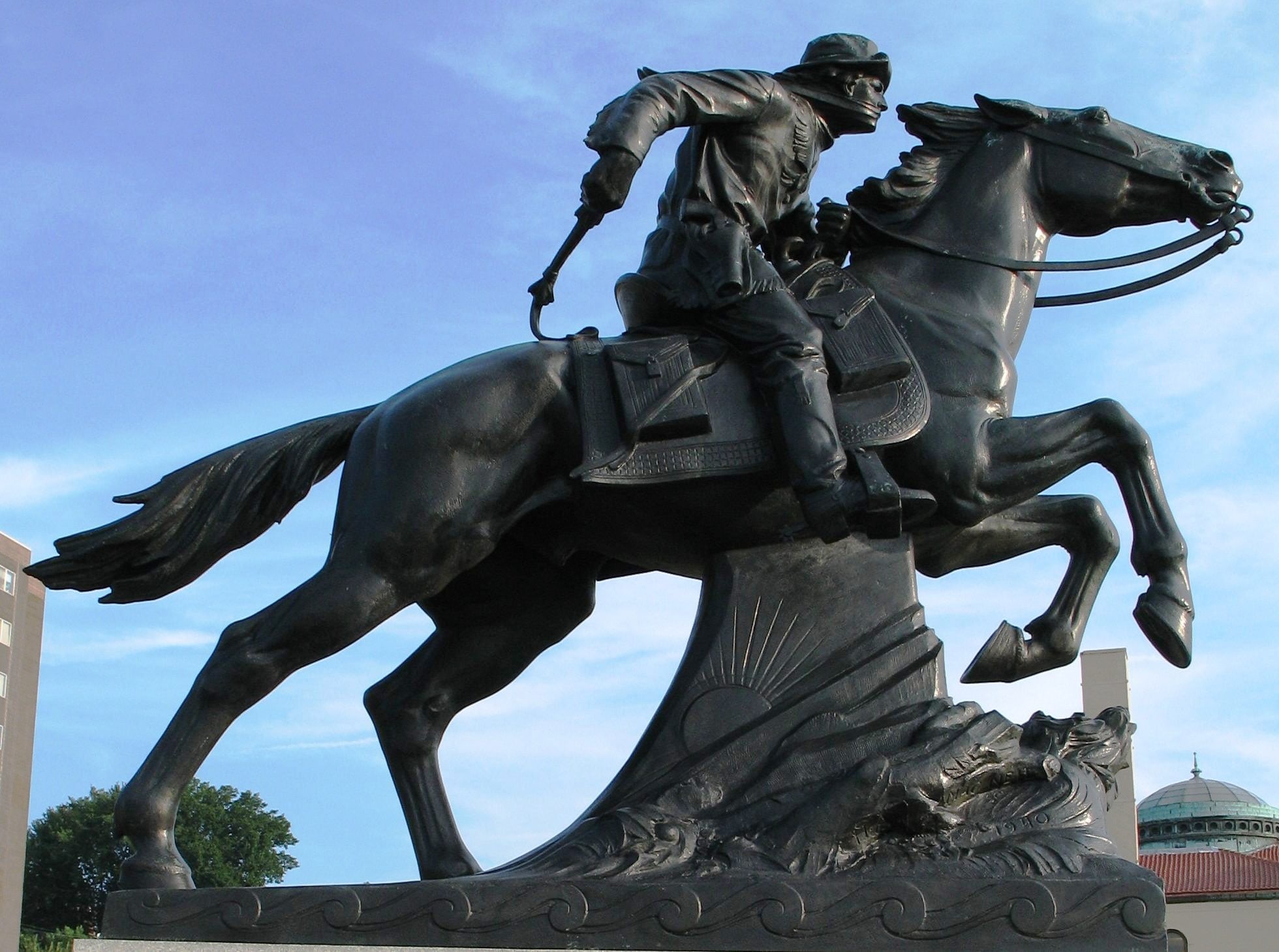 livestock, nature, day, mammal, missouri, man, pony express, statue, sky, famous Place, riding, horse, male likeness, representation, europe, craft, art and craft, HD Wallpaper