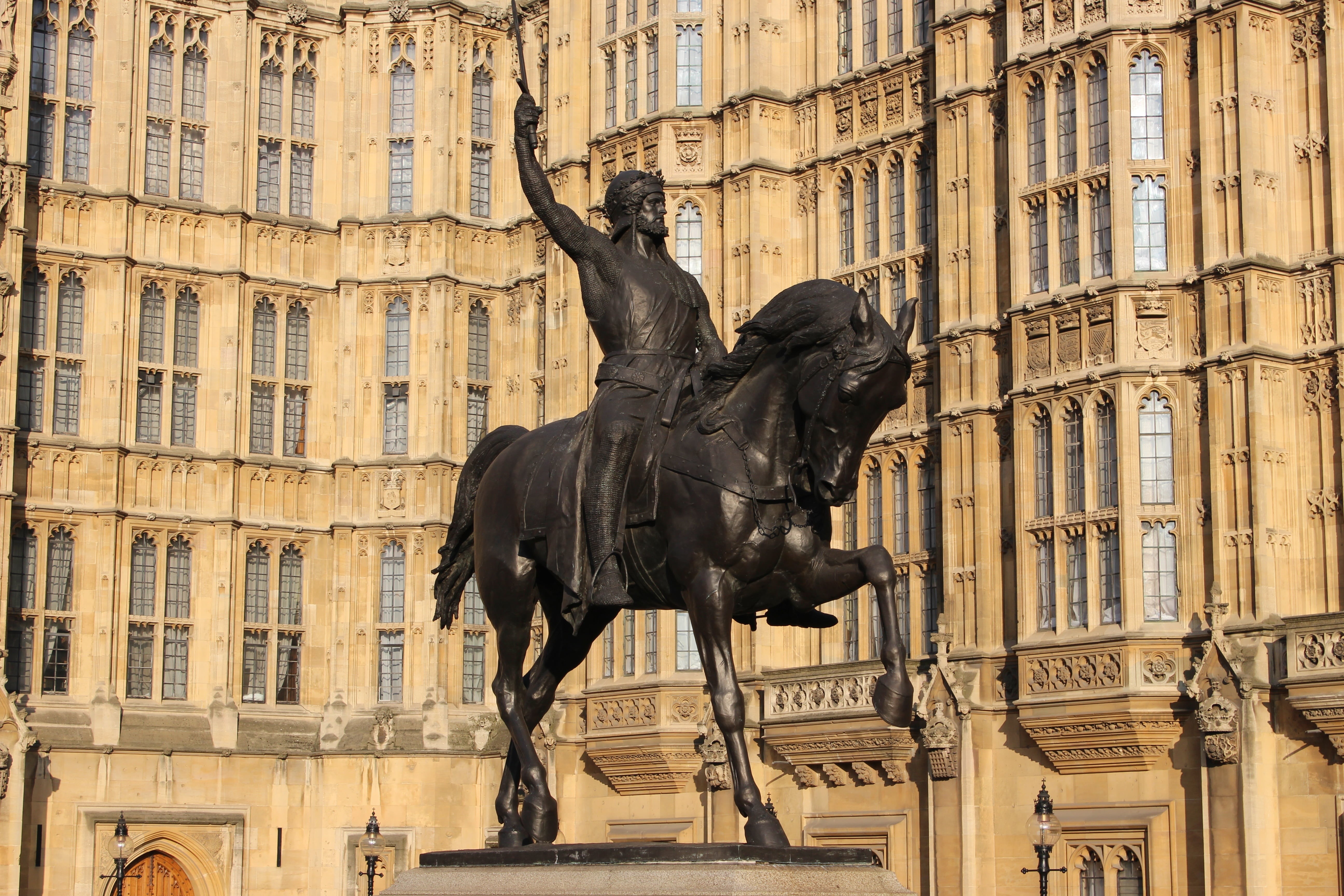 monument, 5K, empire, man, knight, statue, outdoors, equestrian, london, sculpture, figurine, city, creativity, travel destinations, europe, government, HD Wallpaper