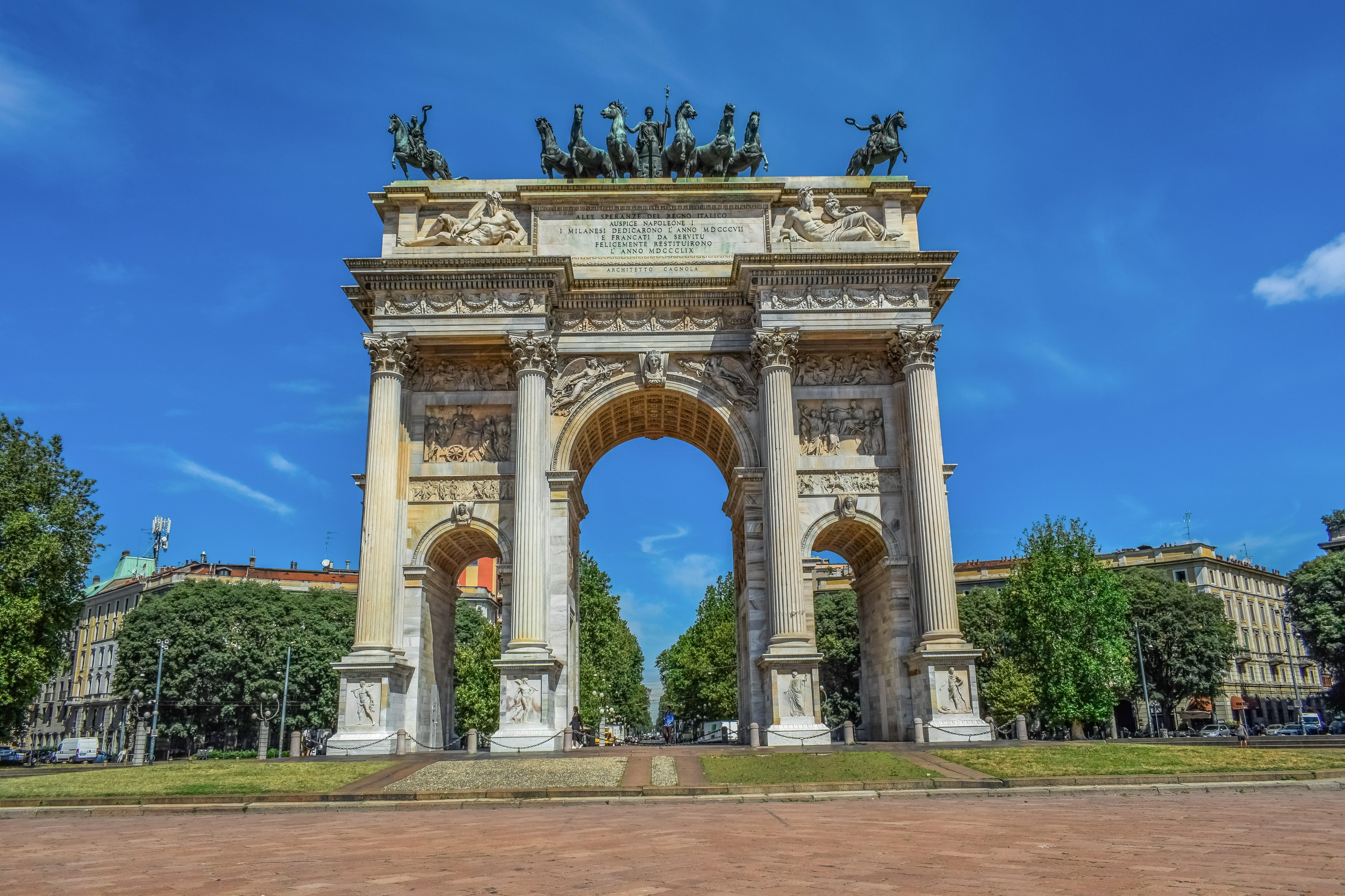 city gate, tree, old, cloud - sky, tourism, triumphal arch, outdoors, art and craft, milano, sightseeing, design, attraction, sculpture, plant, sky, culture, HD Wallpaper