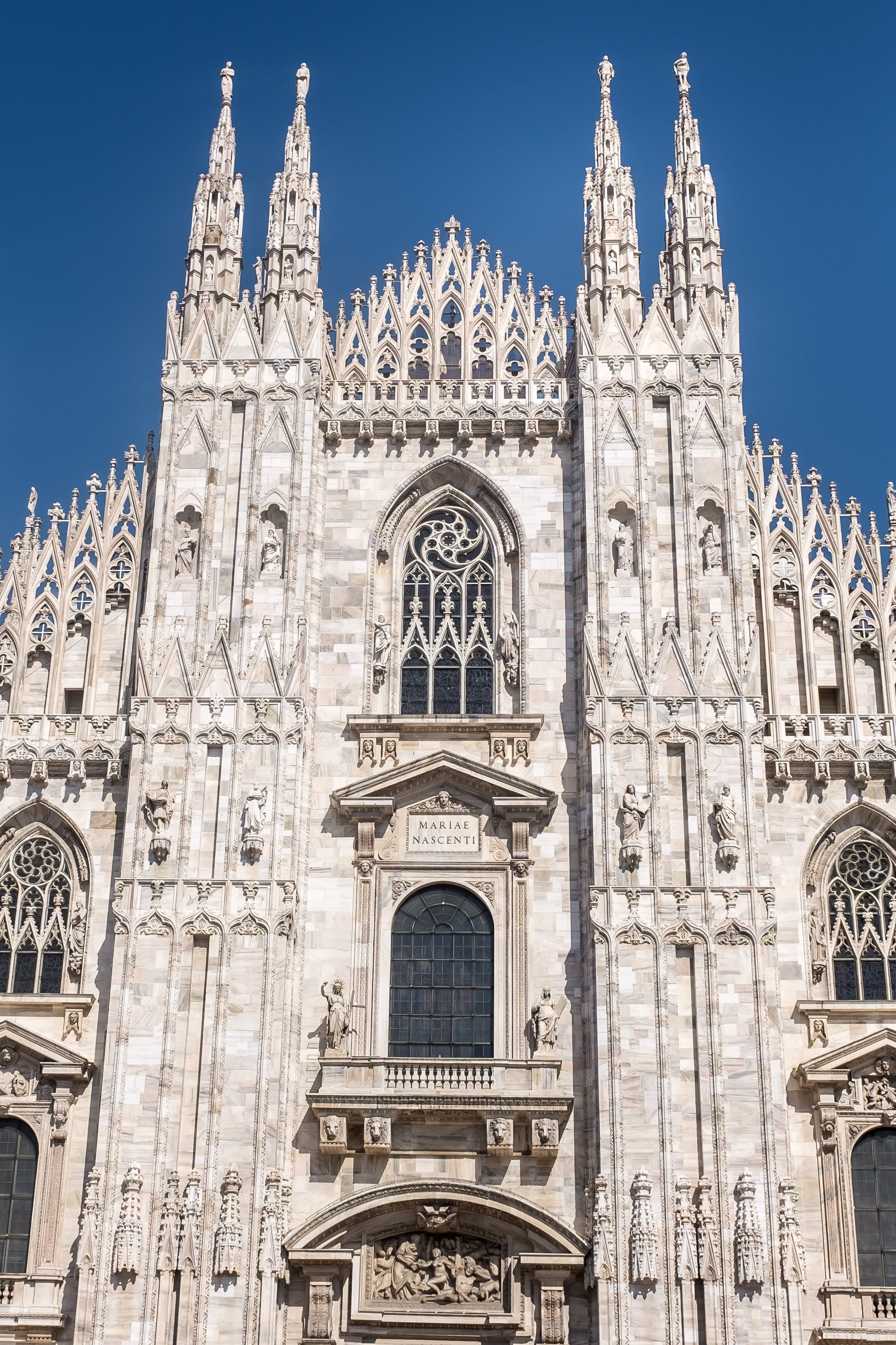 architecture, day, belief, tourism, cathedral, built structure, italy, ornate, art, building, landmark, historic, european, blue, outdoors, 4K, background, Phone HD Wallpaper