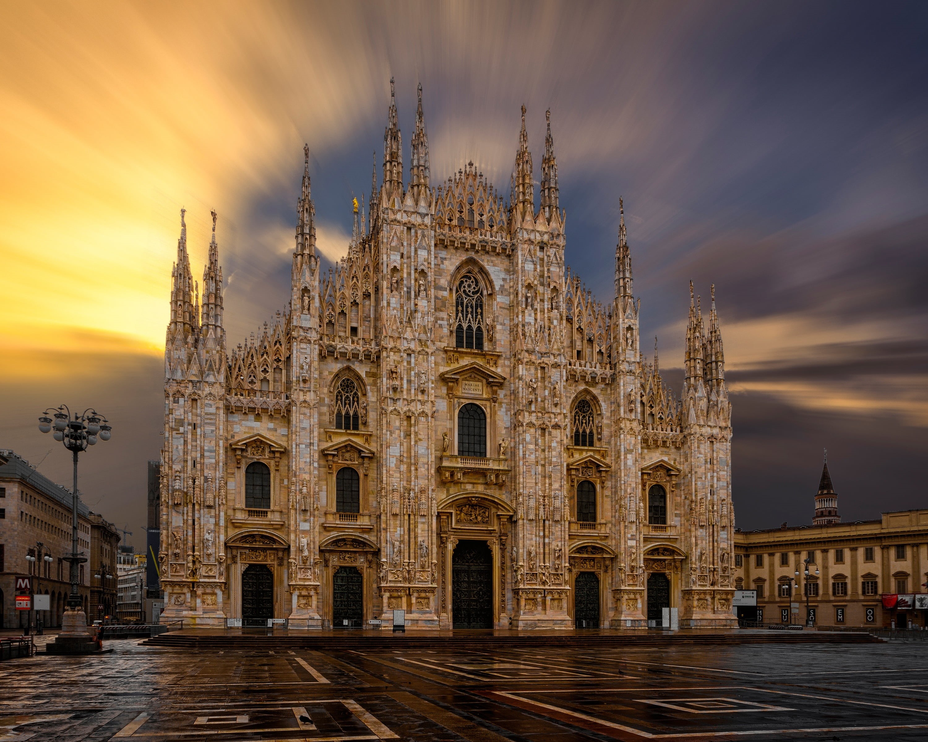 the sky, Milan Cathedral, temple, 2K, home, Italy, Cathedral, area, dawn, the sun, HD Wallpaper
