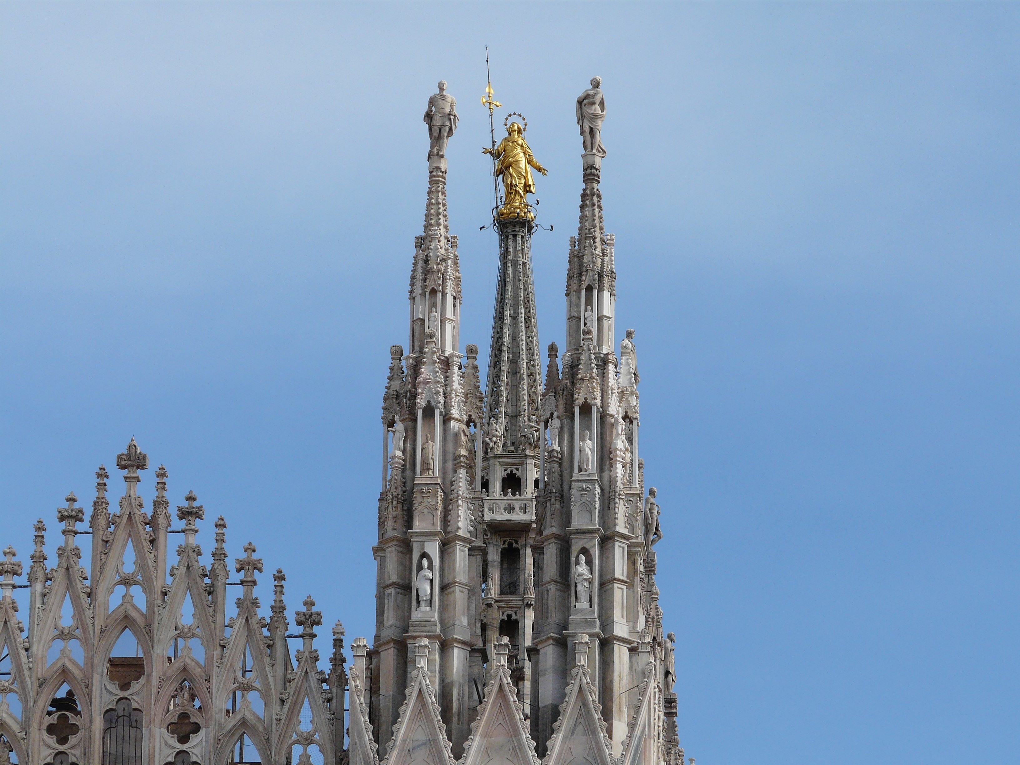 building exterior, spirituality, blue, familia, cathedral, sagrada, ornate, building, religion, sky, spire, no people, nature, tall - high, day, milan, HD Wallpaper