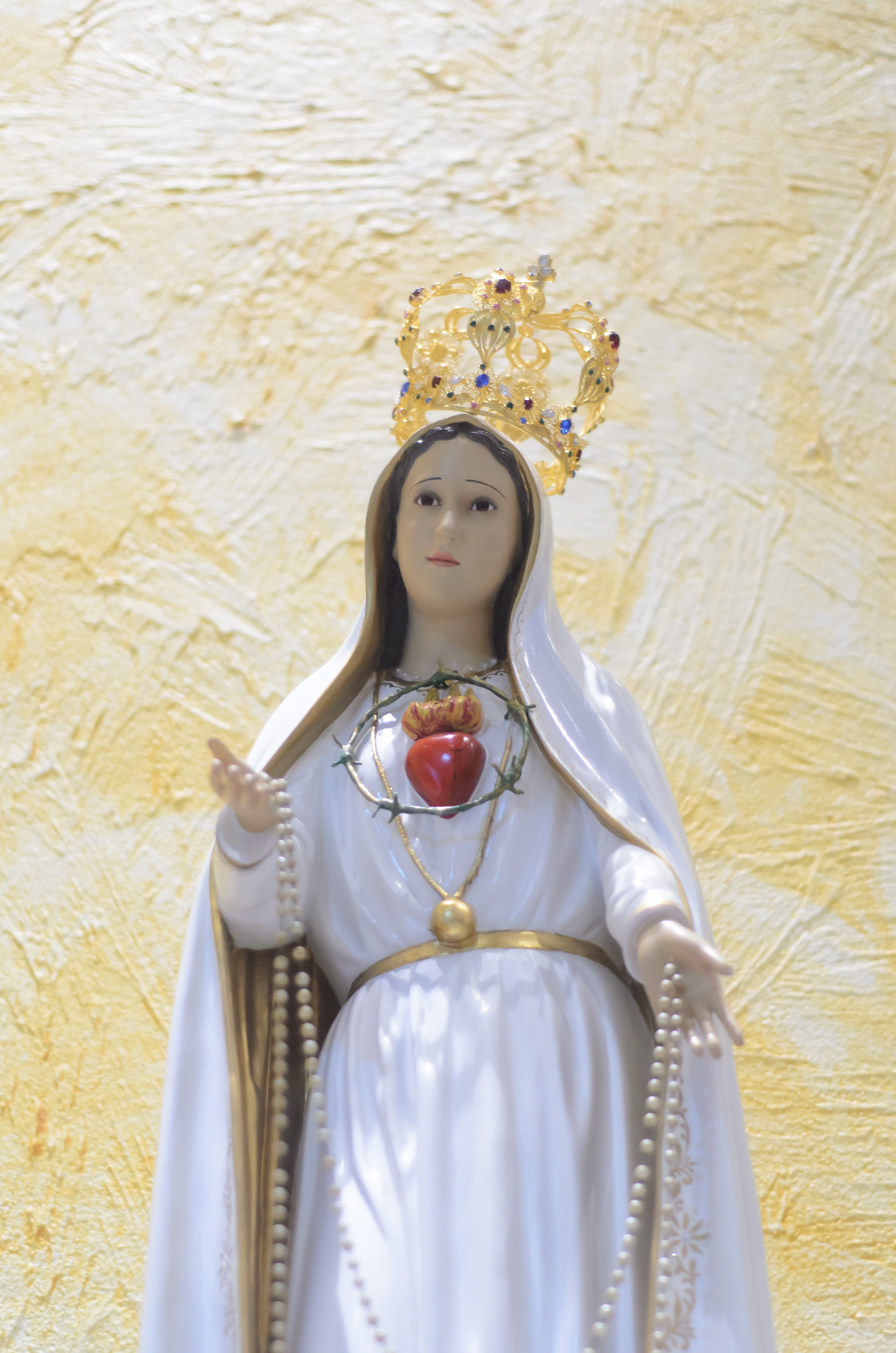 creativity, art and craft, representation, male likeness, 4K, belief, celebration, female likeness, spirituality, indoors, statue, our lady of fatima, Phone HD Wallpaper