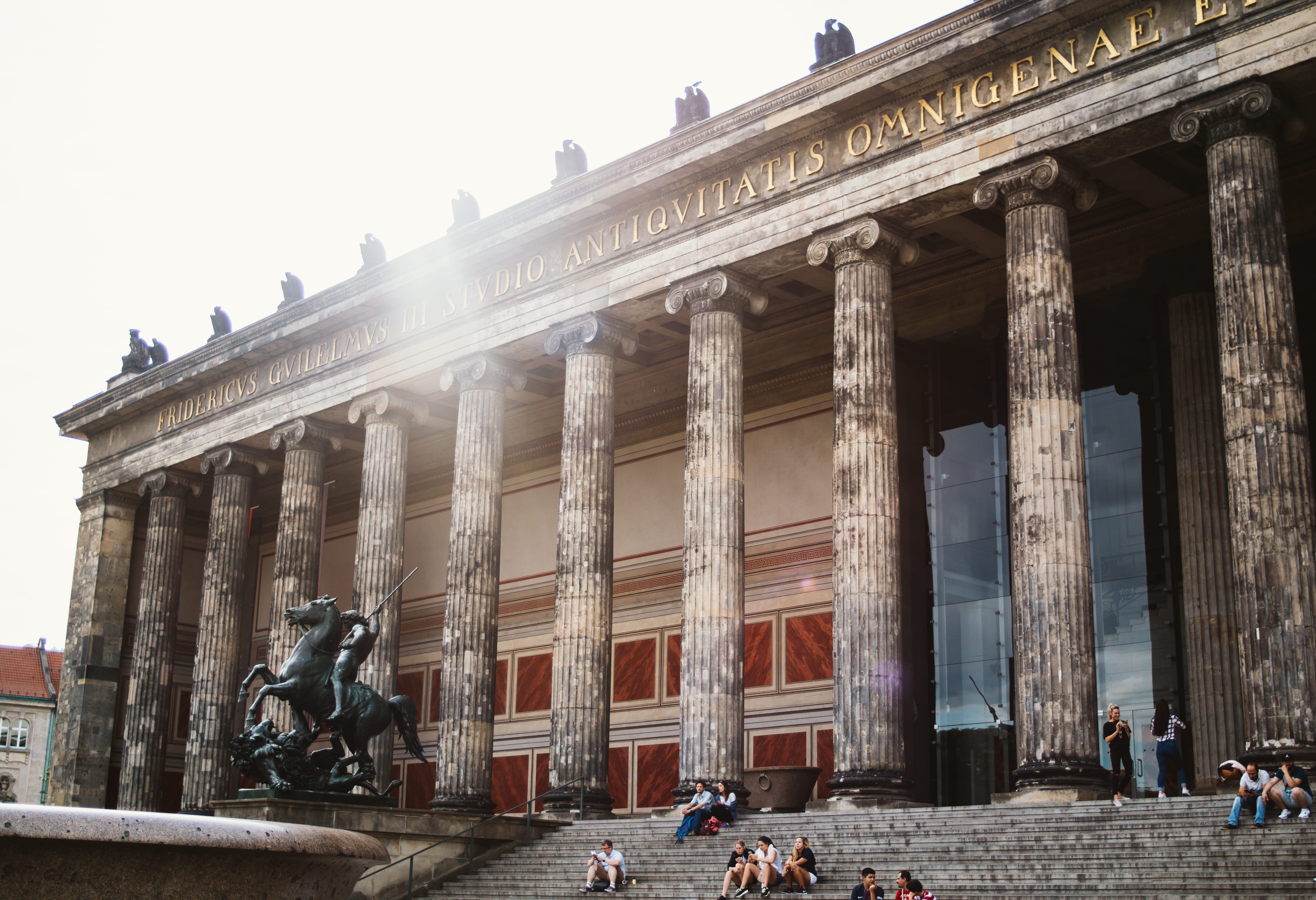 real people, large group of people, pillar, history, building exterior, architectural column, tourism, day, the past, travel destinations, outdoors, old, HD Wallpaper