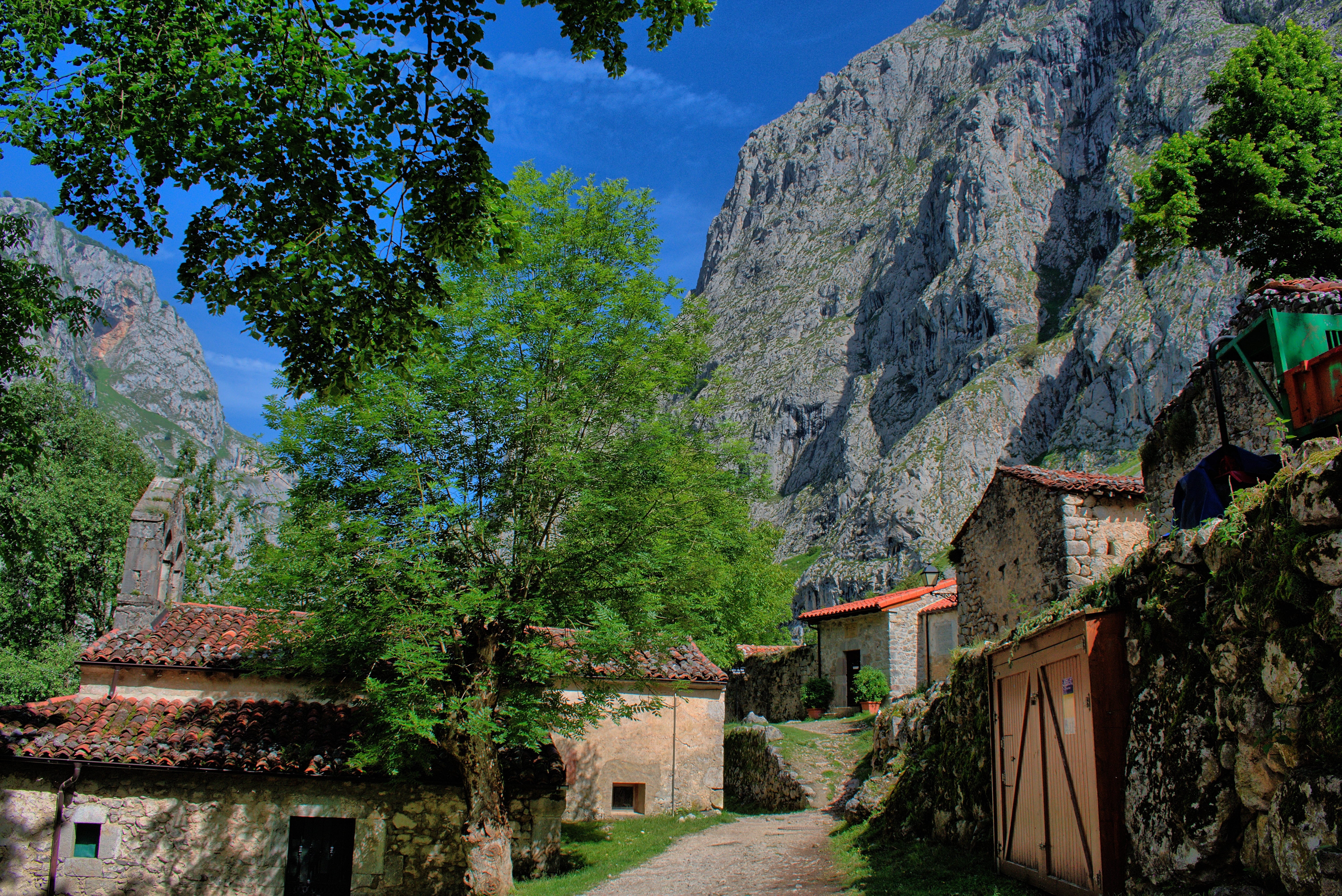 sky, direction, growth, picos de europa, mountain, house, the way forward, asturias, low angle view, footpath, built structure, architecture, hiking, day, HD Wallpaper
