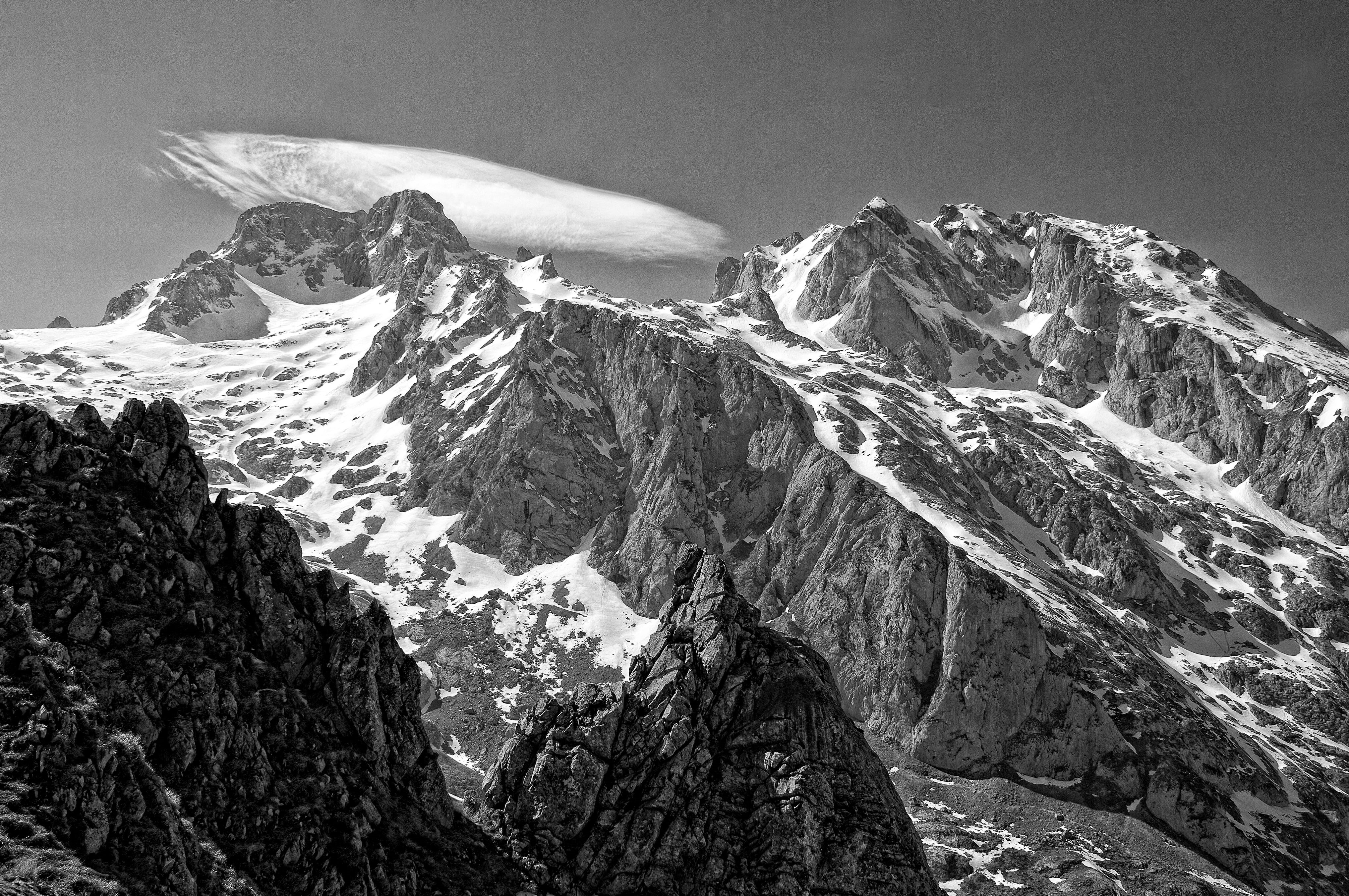 mountain, rock - object, beauty in nature, day, rock, spain, 4K, picos de europa, sky, scenics - nature, mountain peak, no people, asturias, tranquil scene, HD Wallpaper