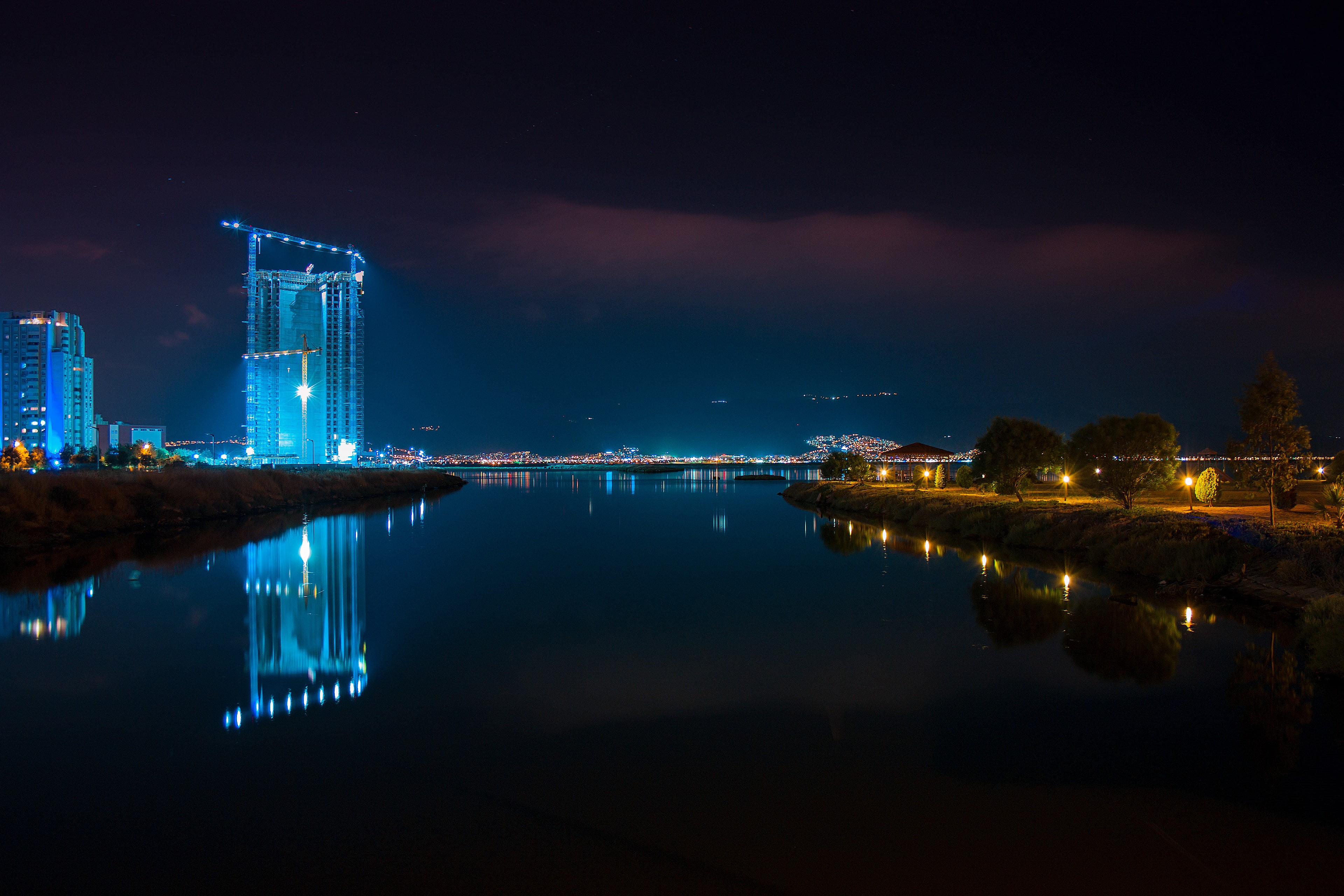 waterfront, 4K, standing water, nature, office building exterior, Reflections, water, building exterior, built structure, no people, sky, İzmir, Neon, architecture, HD Wallpaper