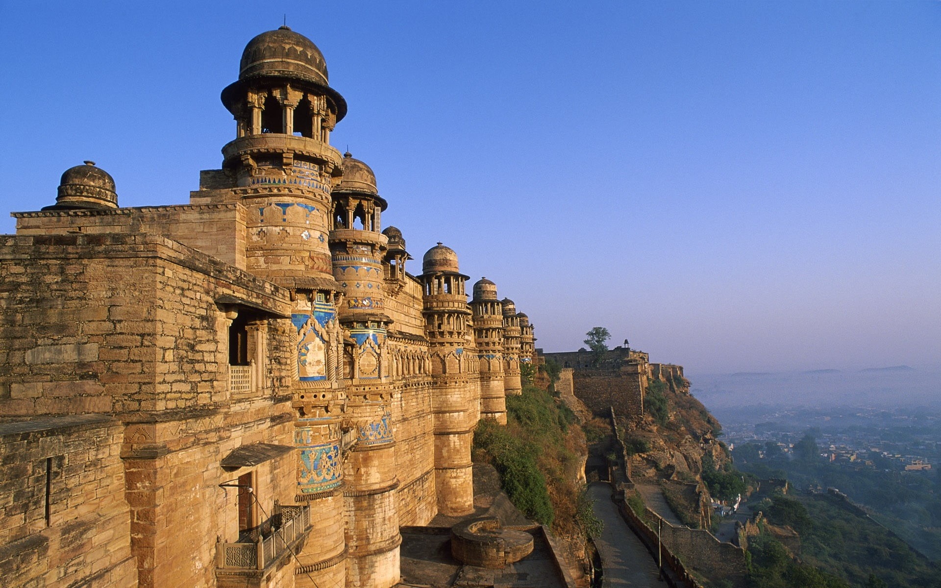 india, blue, the past, 1080P, cultures, belief, religion, architecture, old, rajasthan, building Exterior, castle, famous Place, concrete, city, sky, outdoors, HD Wallpaper