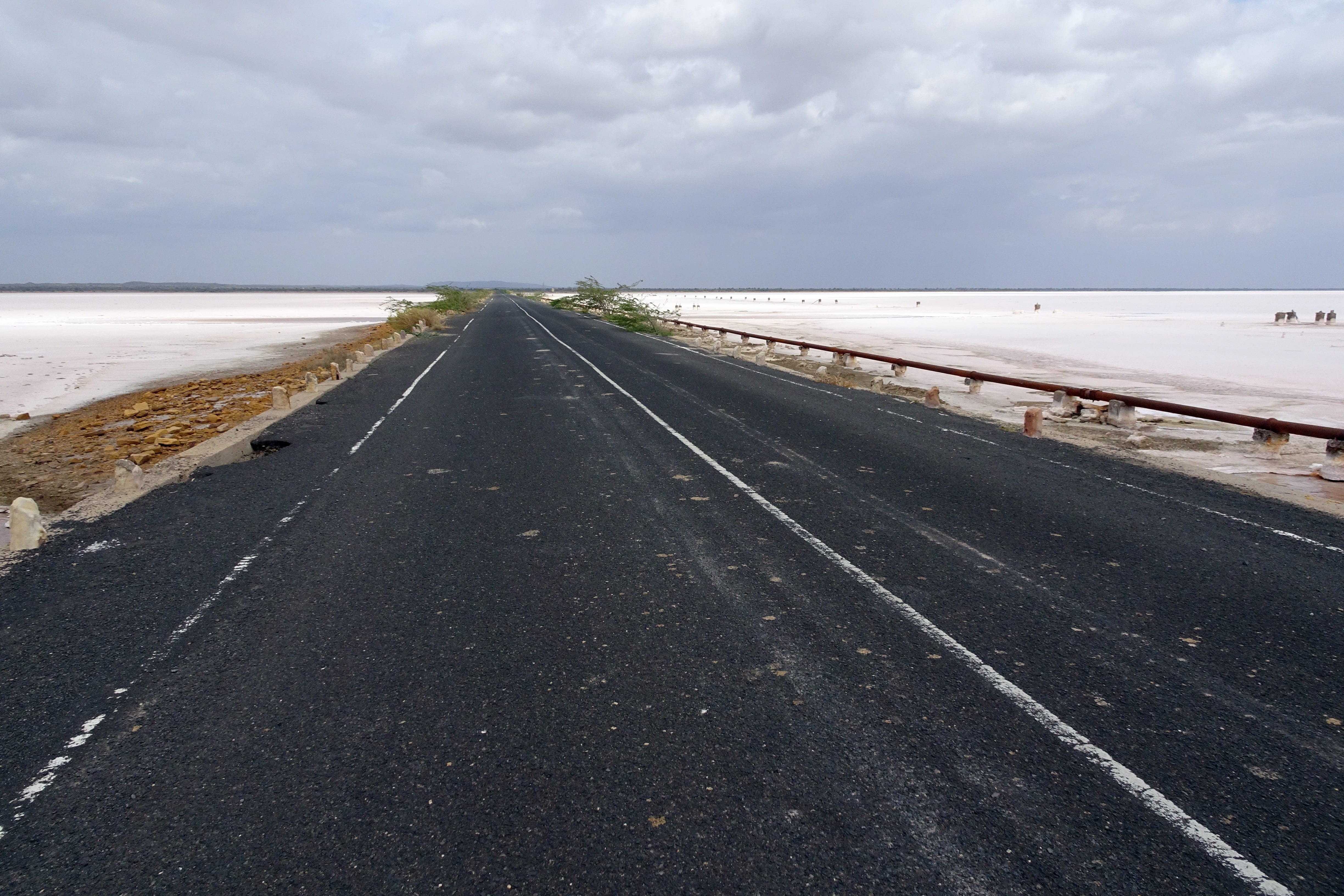 kutch, sky, road, outdoors, cloud - sky, no people, road marking, symbol, white rann, dividing line, horizon over water, sea, desert, marking, gujarat, HD Wallpaper