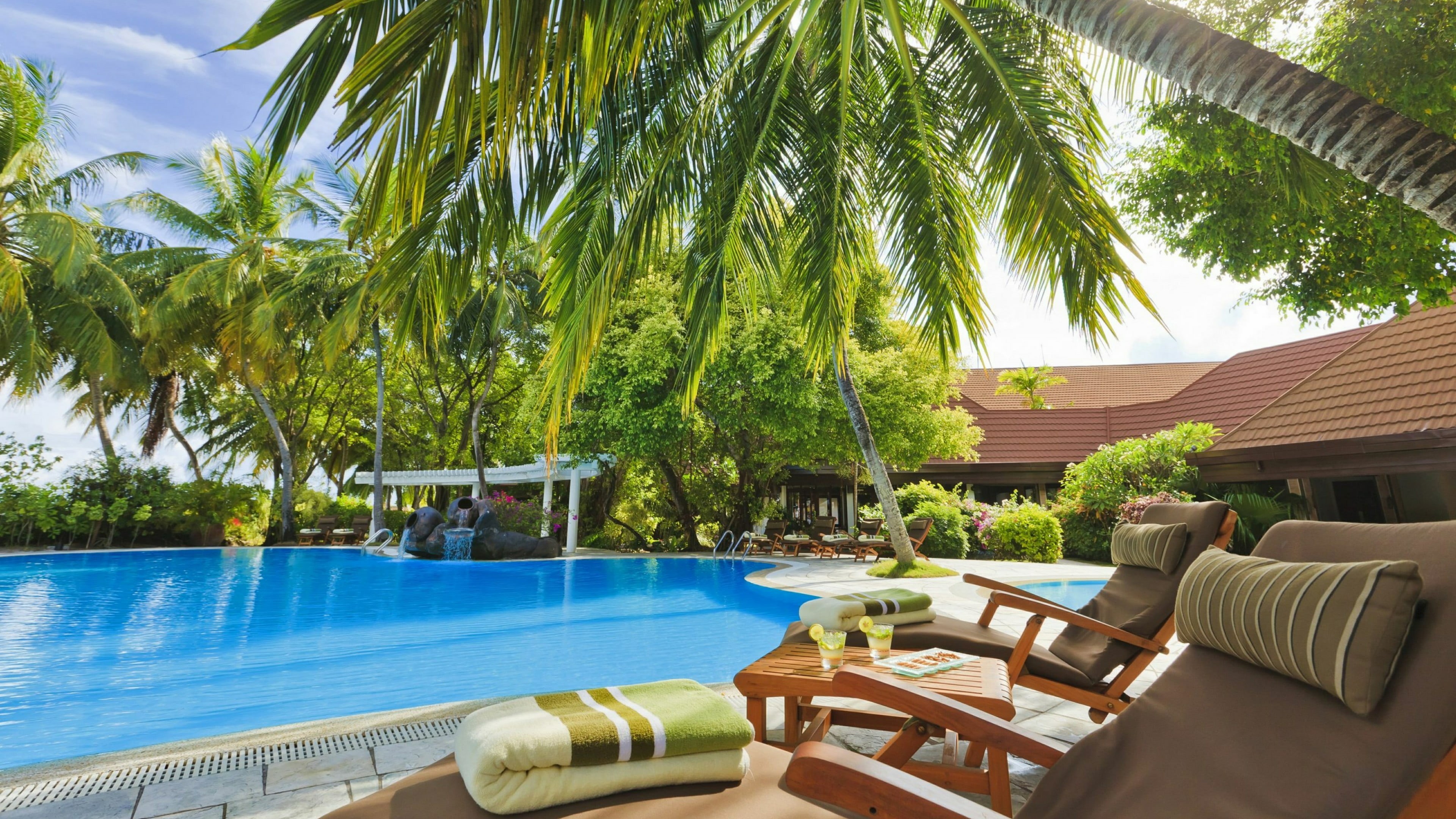 vacation, lounge chair, travel destinations, luxury, tree, absence, outdoors, property, no people, architecture, villa, nature, day, chair, palm, water, HD Wallpaper