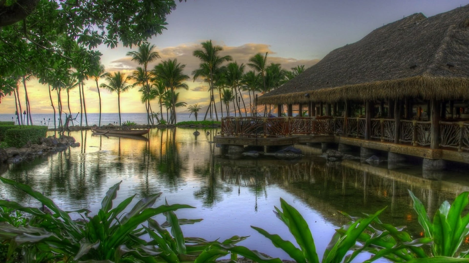 tourist attraction, tranquility, no people, outdoors, water, tree, nature, reflection, house, tropical climate, built structure, building exterior, luxury, HD Wallpaper