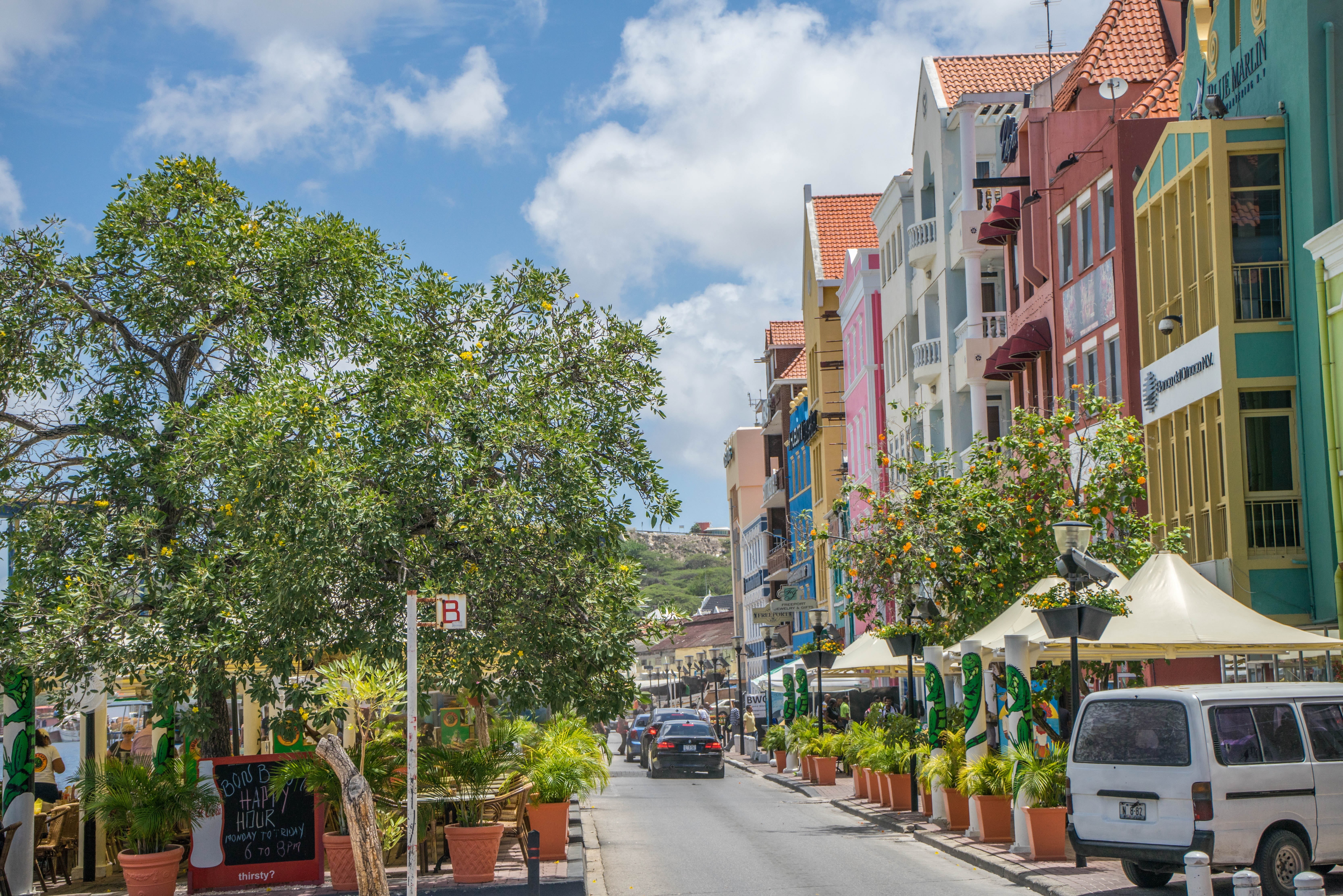 outdoors, vacation, mode of transportation, tropical, tree, car, destination, antilles, land vehicle, architecture, willemstad, houses, island, urban Scene, HD Wallpaper
