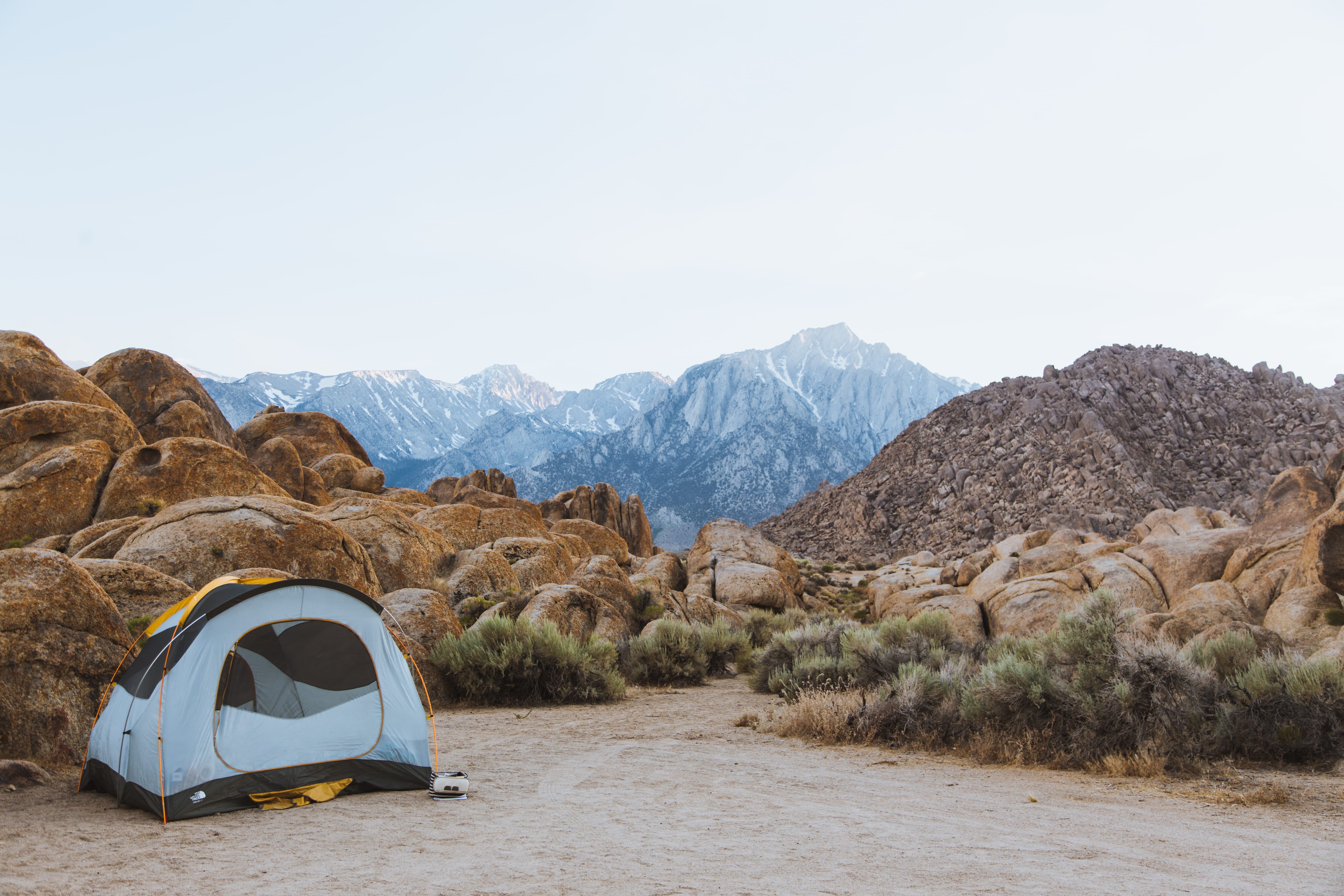 scenics - nature, rock - object, solid, 5K, black, tent, arid climate, mountain Range, rock, white, day, dome tent, boulders, formation, desert, camping, HD Wallpaper