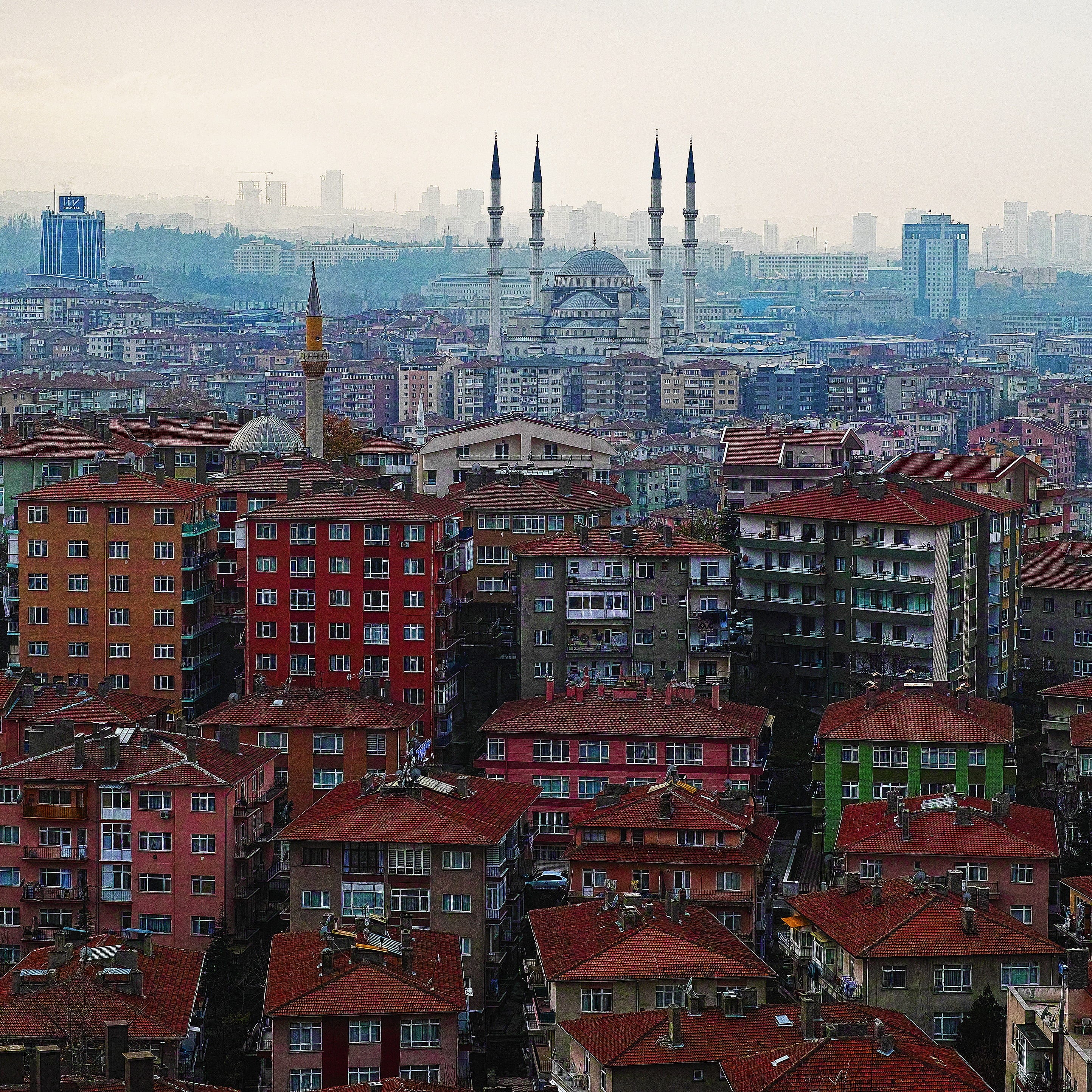outdoors, composition, city ​​center, architecture, cami, skyscraper, street, houses, built structure, islam, sky, spire, on, financial district, residential district, Phone HD Wallpaper