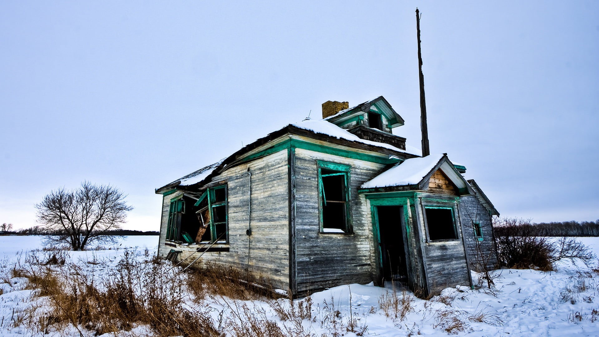 travel, sky, trees, plant, home, land, 1080P, trailer, building exterior, cabin, housing, built structure, holiday, snow, boathouse, tree, mountain, clear sky, HD Wallpaper