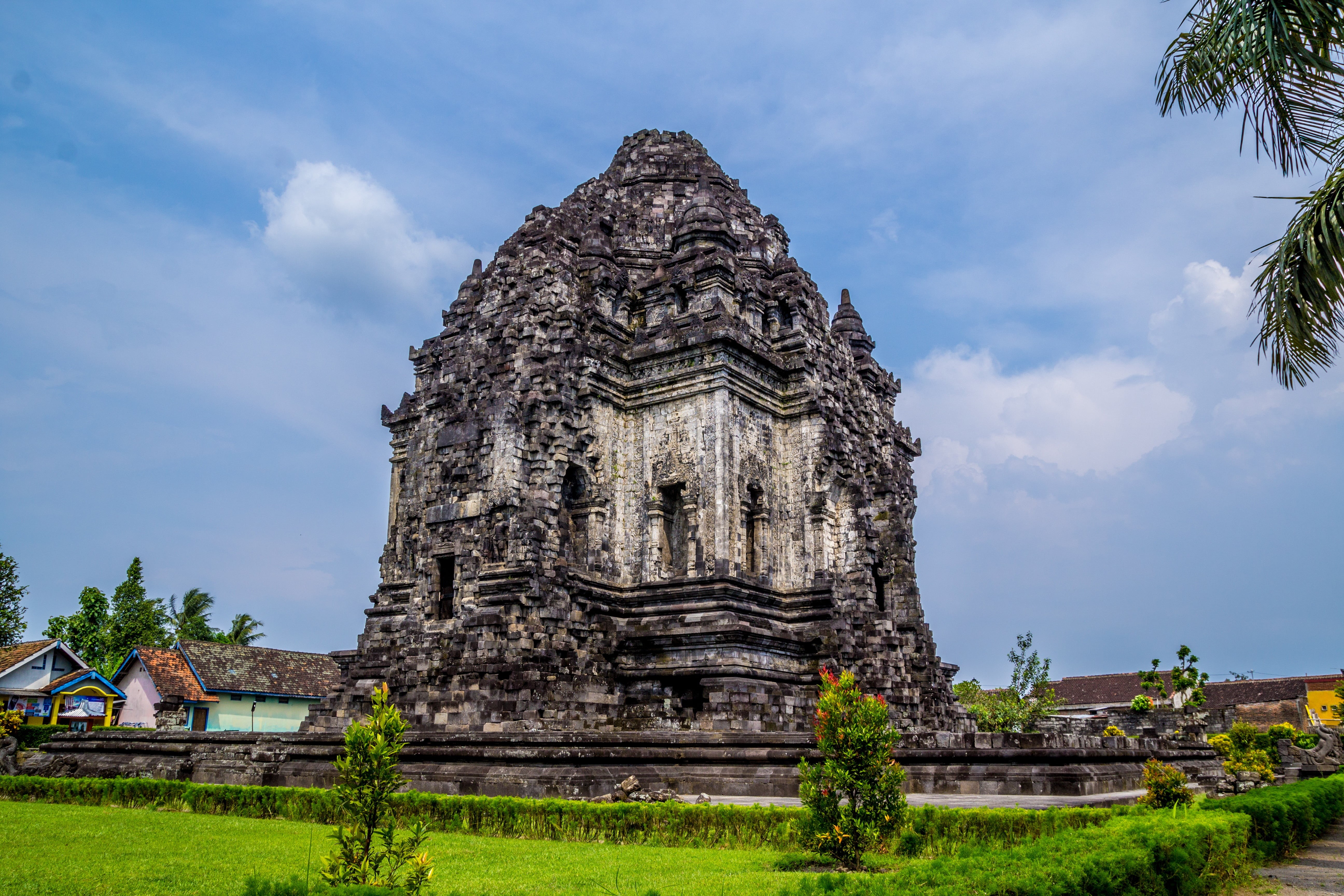 travel, architecture, archaeology, sky, building exterior, buddha, plants, ancient, leafed, belief, religion, 5K, building, candi, place of worship, tourism, HD Wallpaper