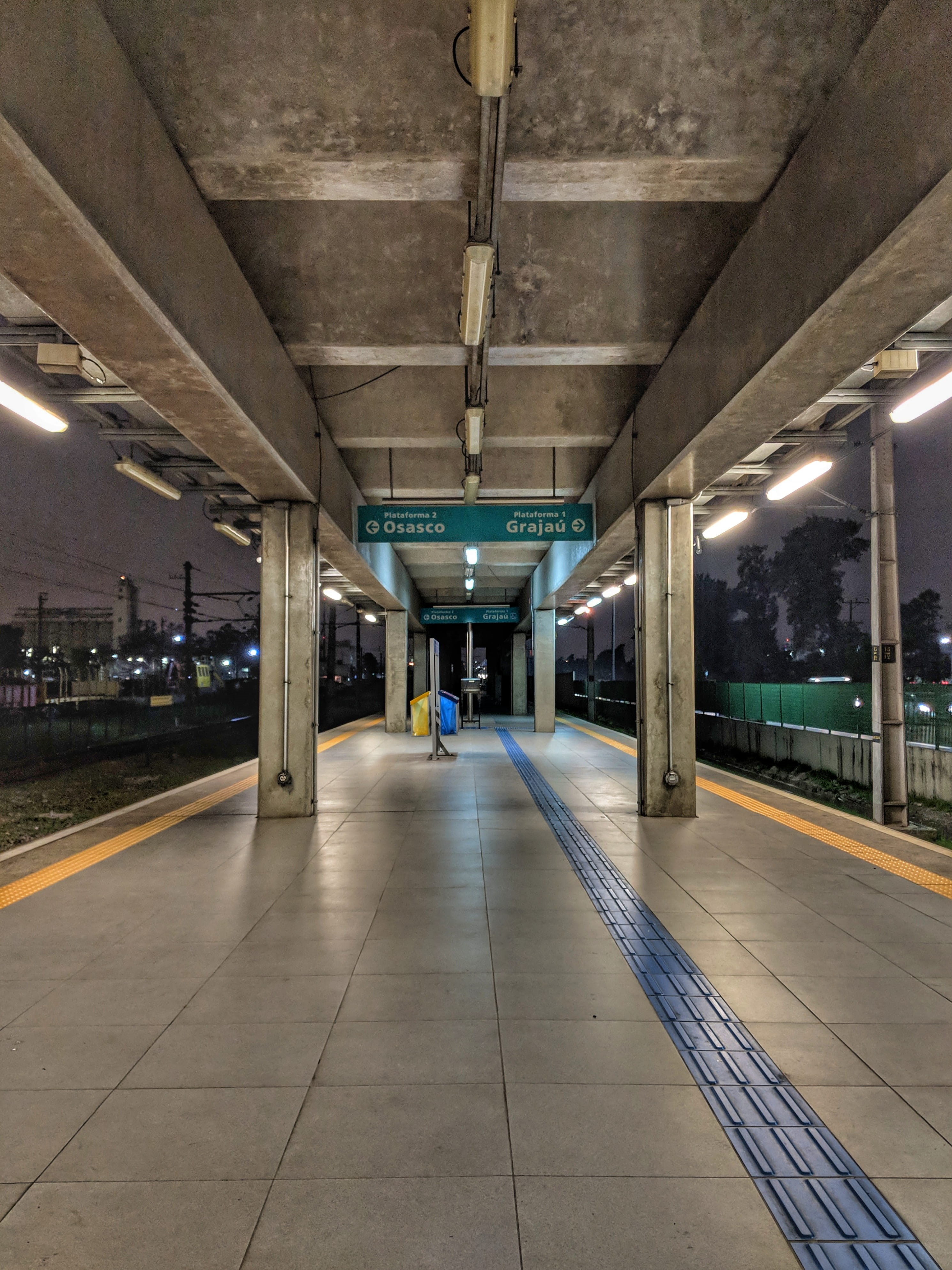 brasil, flooring, light, rail transportation, incidental people, train, sp, motion, station, illuminated, indoors, night, diminishing perspective, the way forward, Phone HD Wallpaper