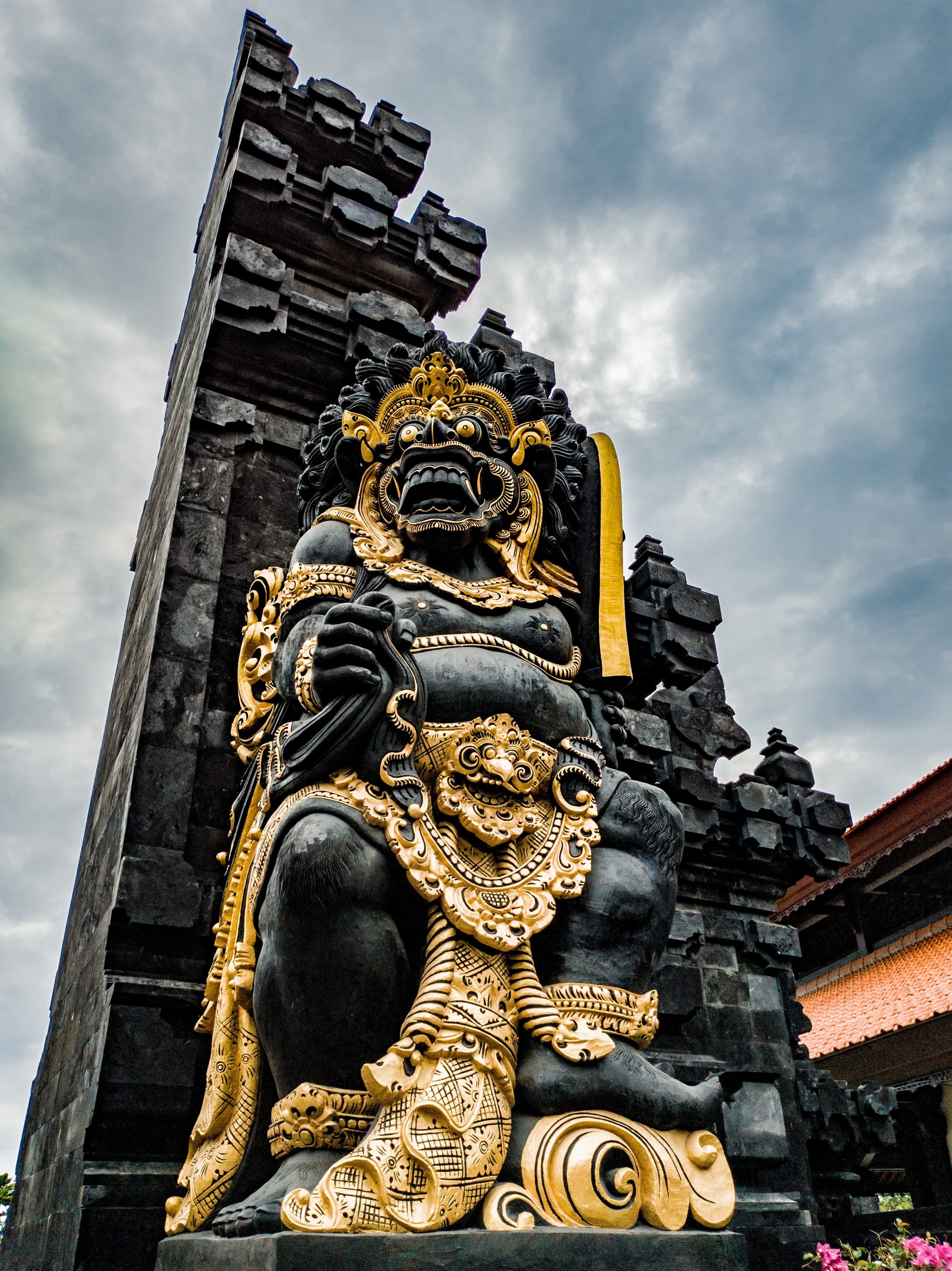 sculpture, indonesia, no people, religion, tanah lot, go away, building exterior, hindu, water palace, representation, dragon, water, around the world, Phone HD Wallpaper