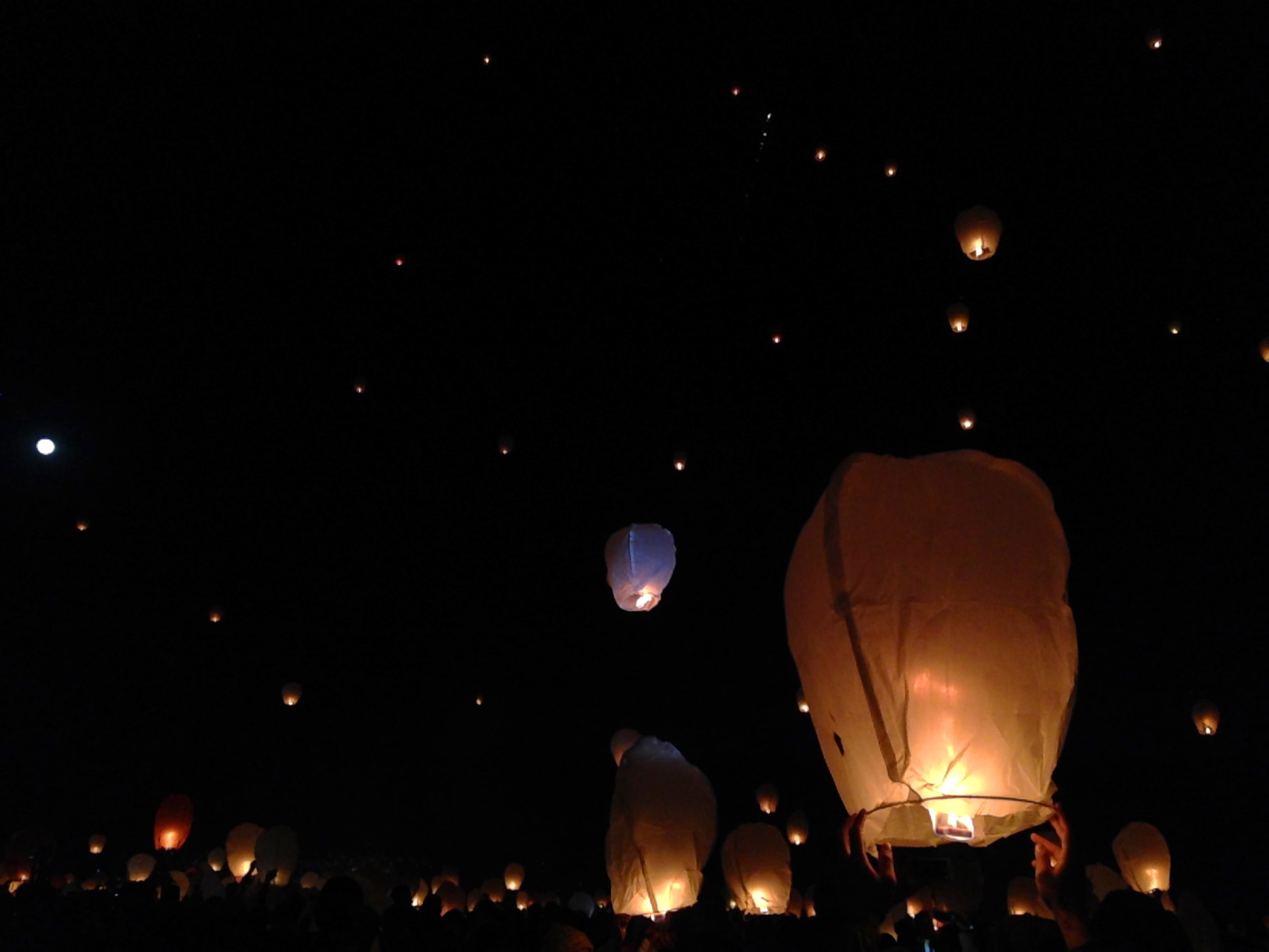 dieng plateau, wanderful_id, indonesia, 2K, incidental people, glowing, fire, nature, traditional festival, festival, dieng culture festival, lantern, HD Wallpaper