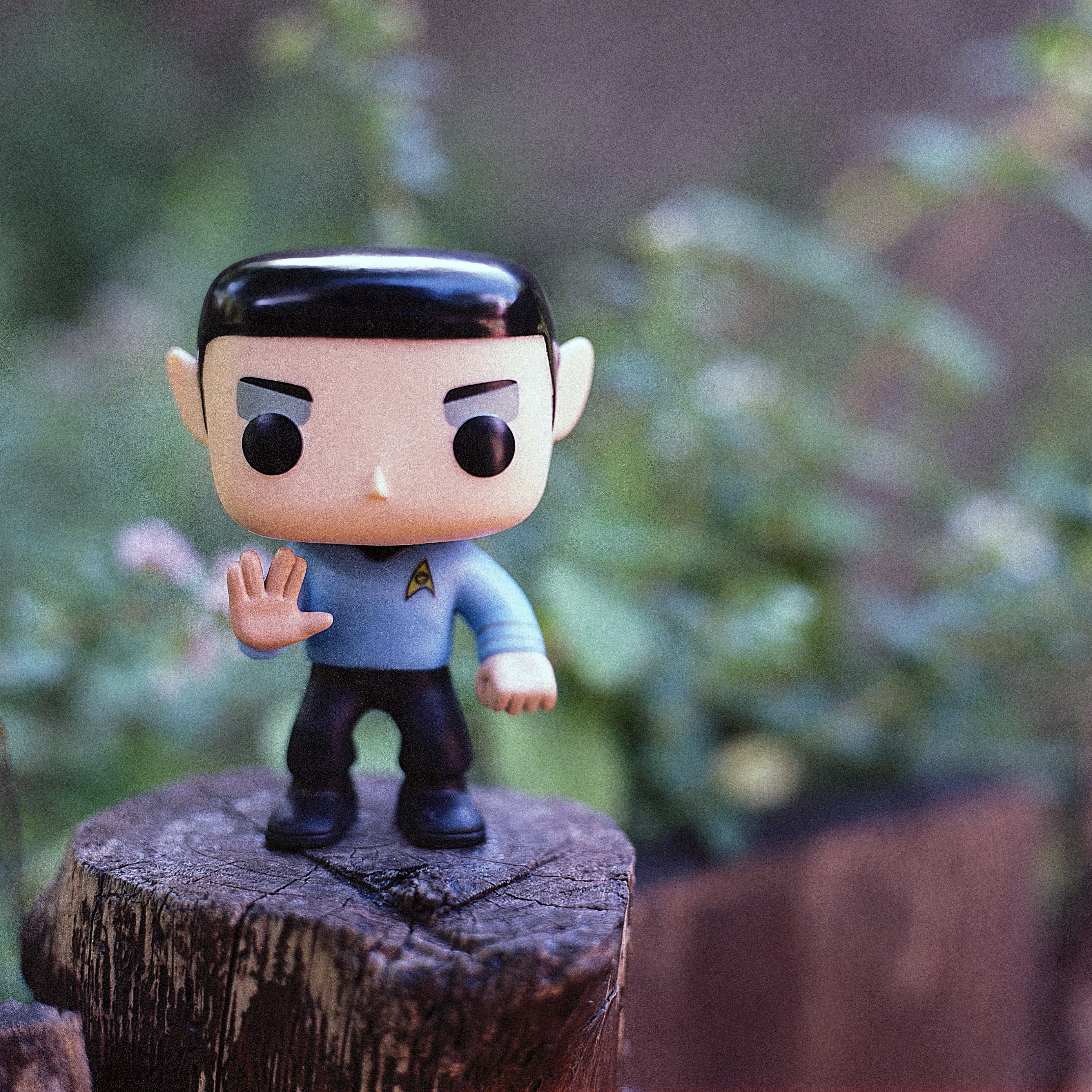 live, forest, salute, long, still life, toy, childhood, prosper, trekkie, vinyl, greeting, sign, craft, Action Figure, robot, pop, solid, Vulcan, live long and prosper, Phone HD Wallpaper