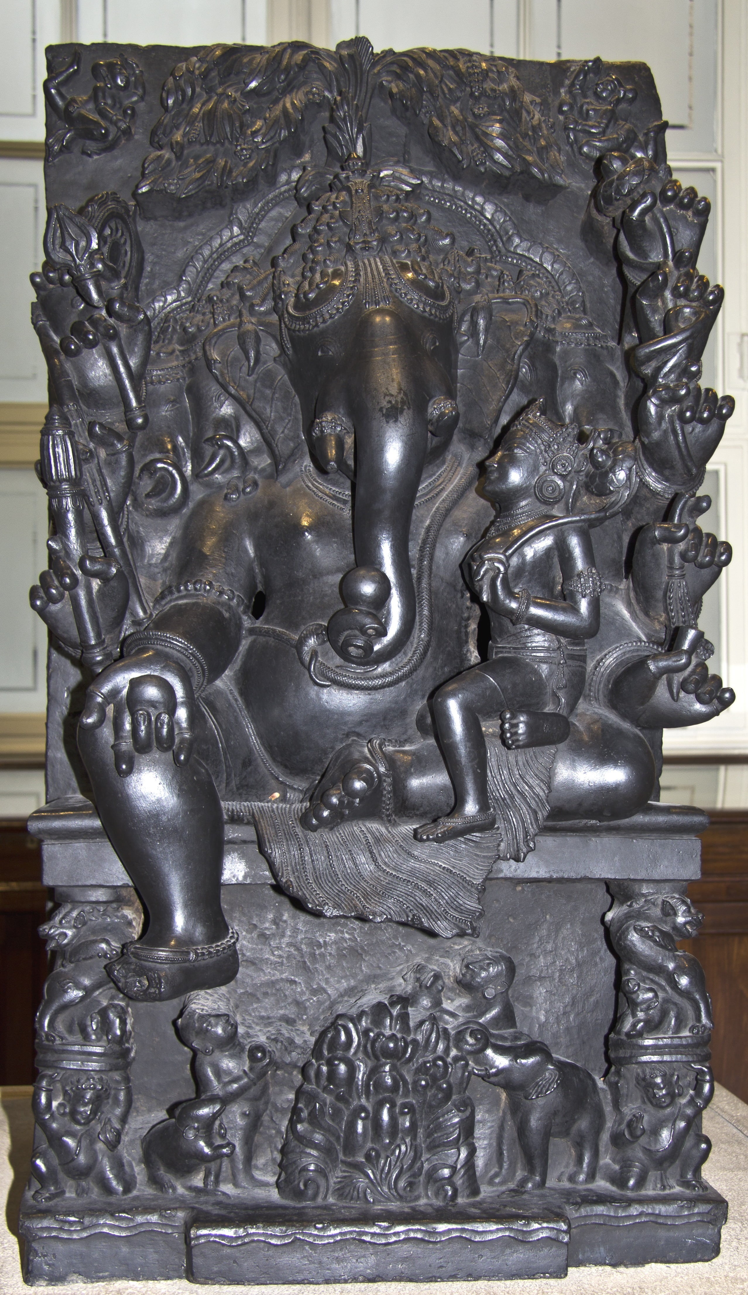 statue, religion, male likeness, no people, representation, india, god, close-up, architecture, 4K, indoors, human representation, belief, ganesha, hindu, Phone HD Wallpaper